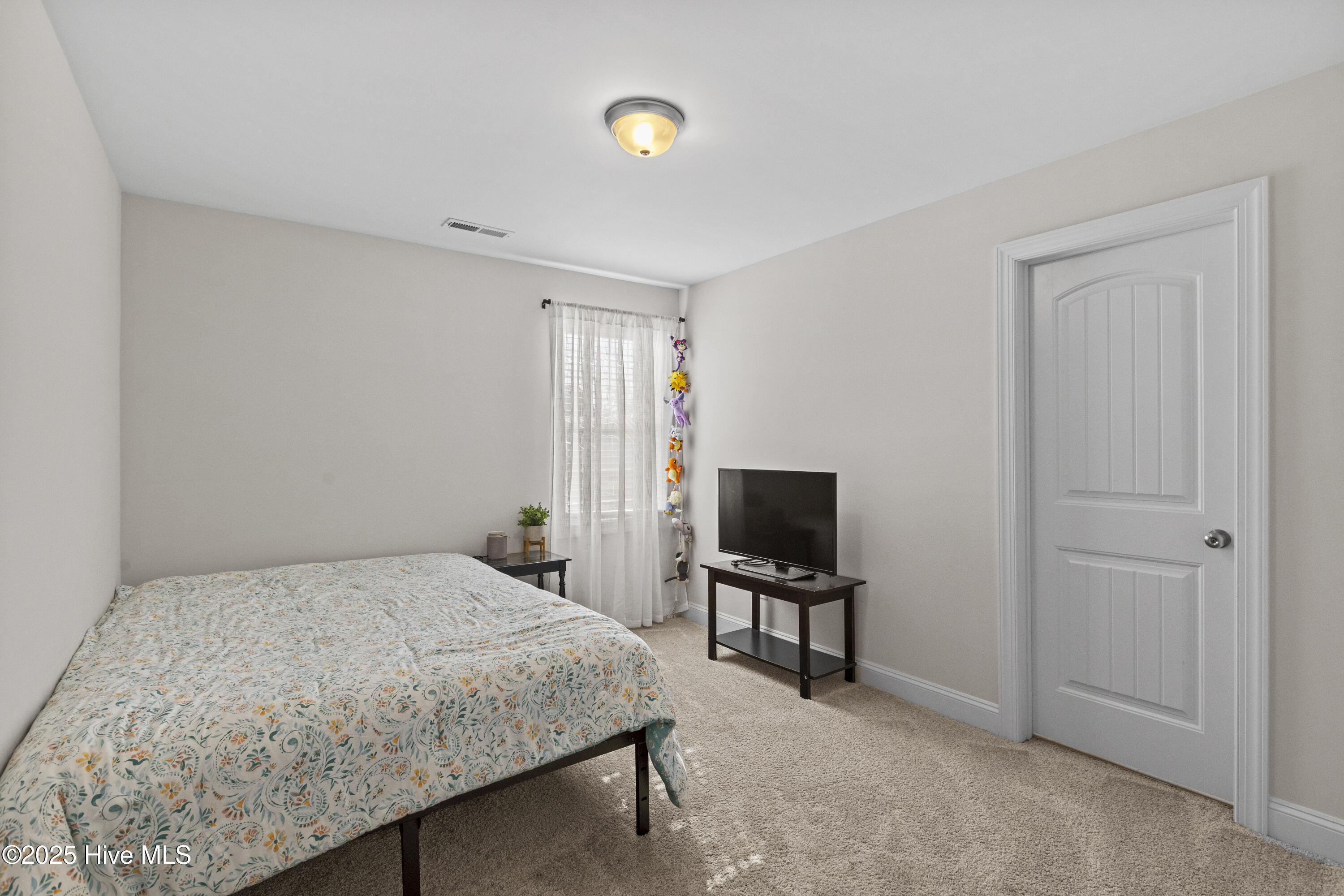 100518858 | Photo 42