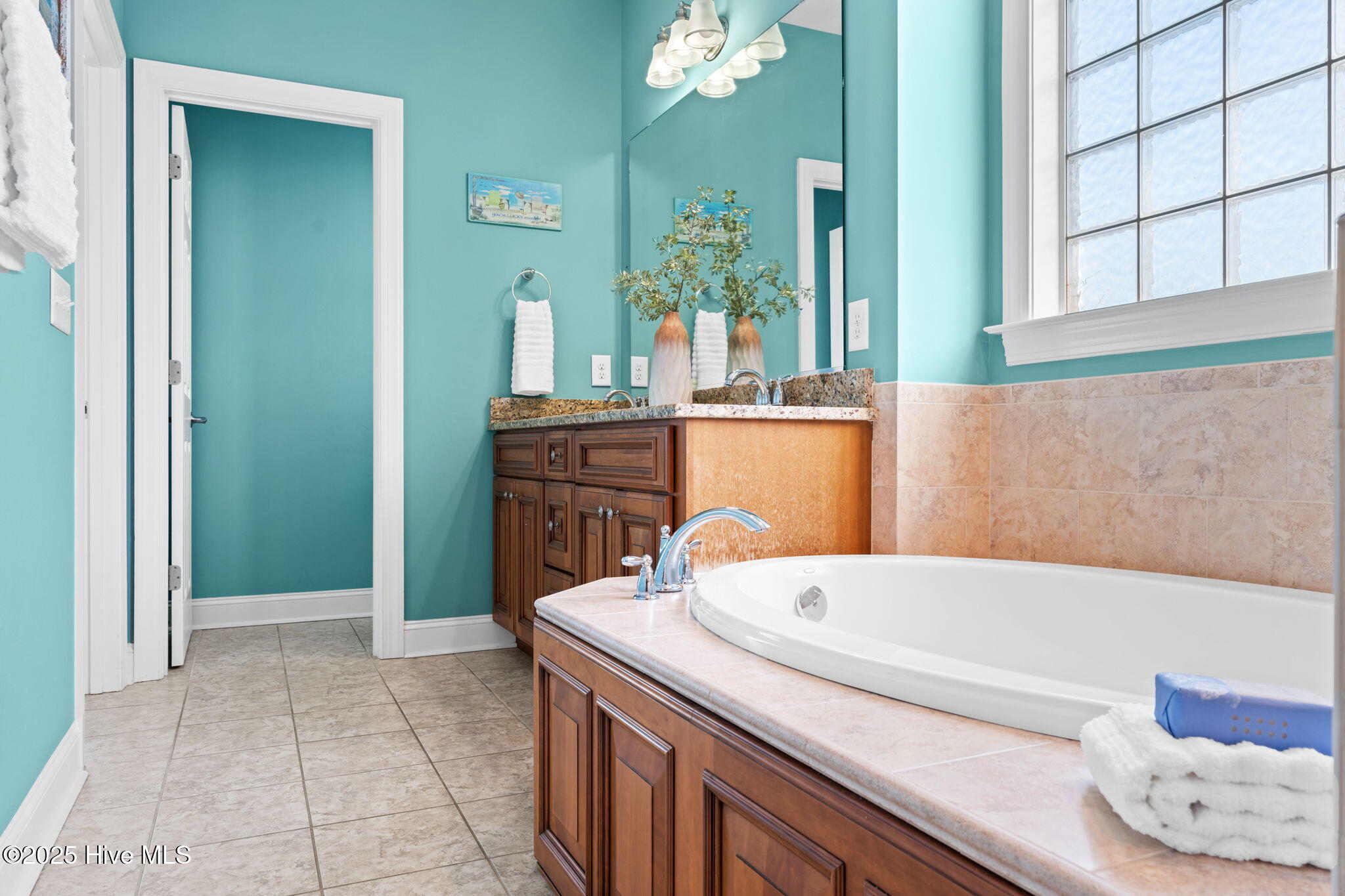 100542576 | Photo 31