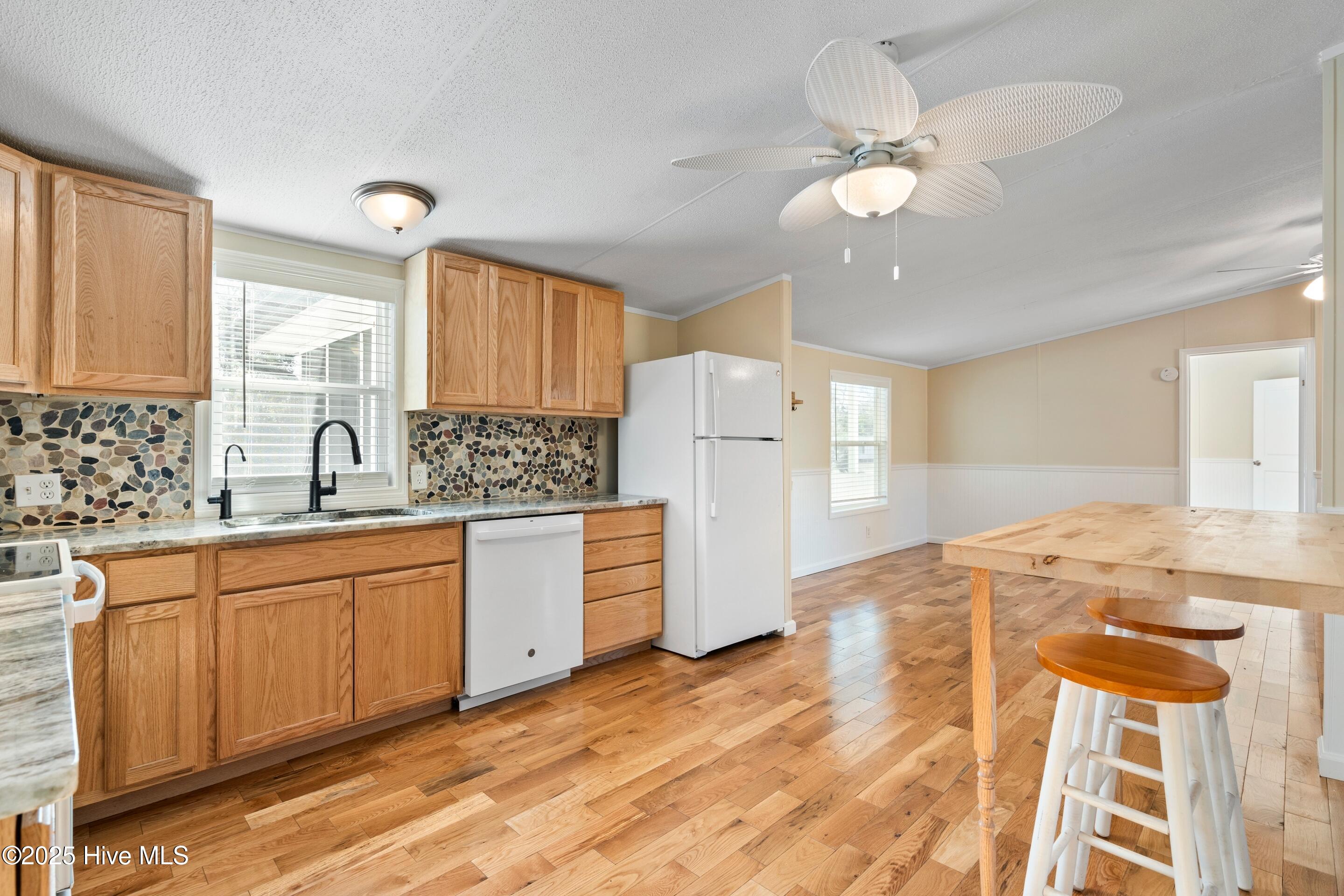 100546420 | Photo 17