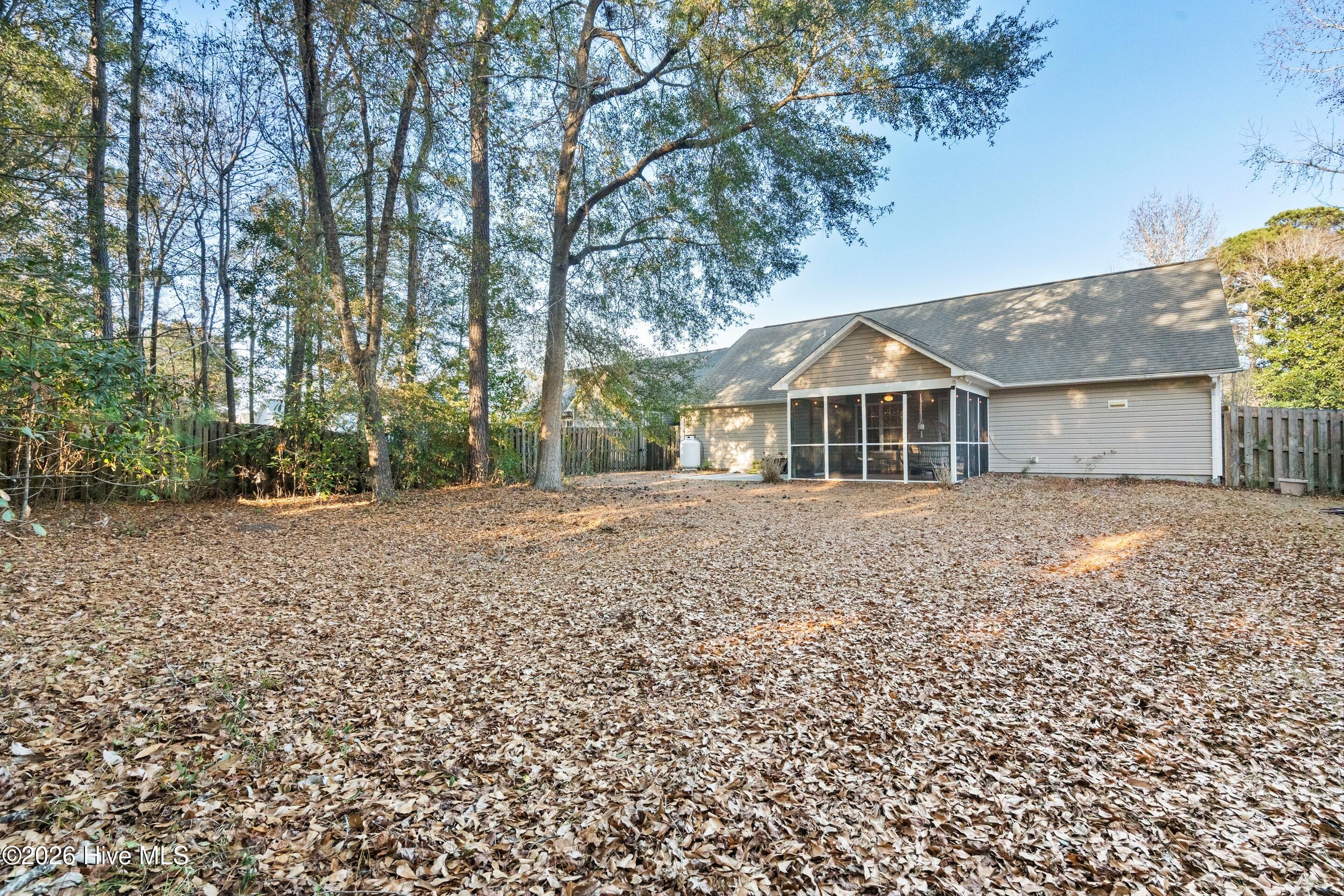 100549655 | Photo 48