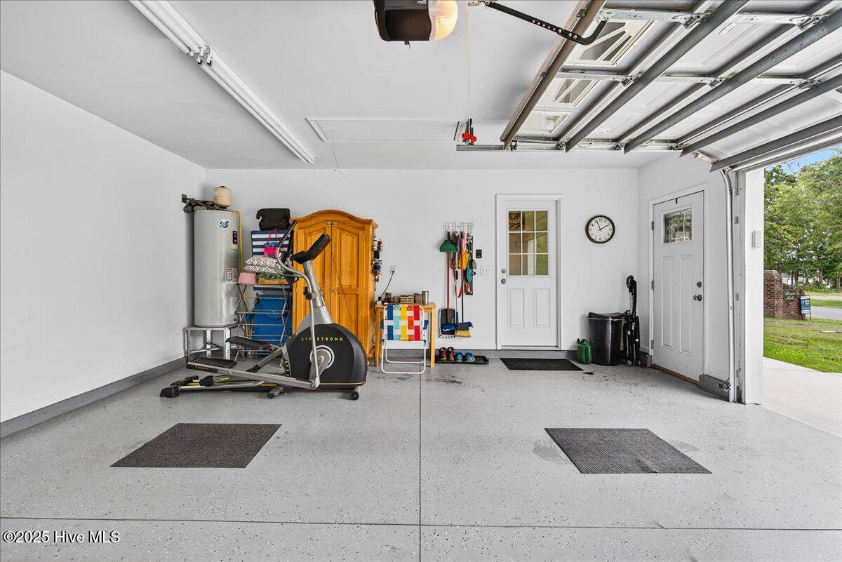 100530290 | Photo 34