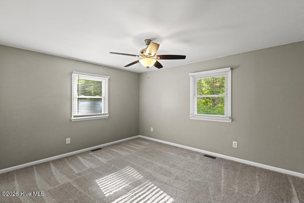 100570465 | Photo 36