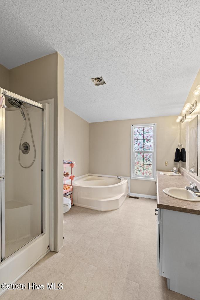 100561746 | Photo 26