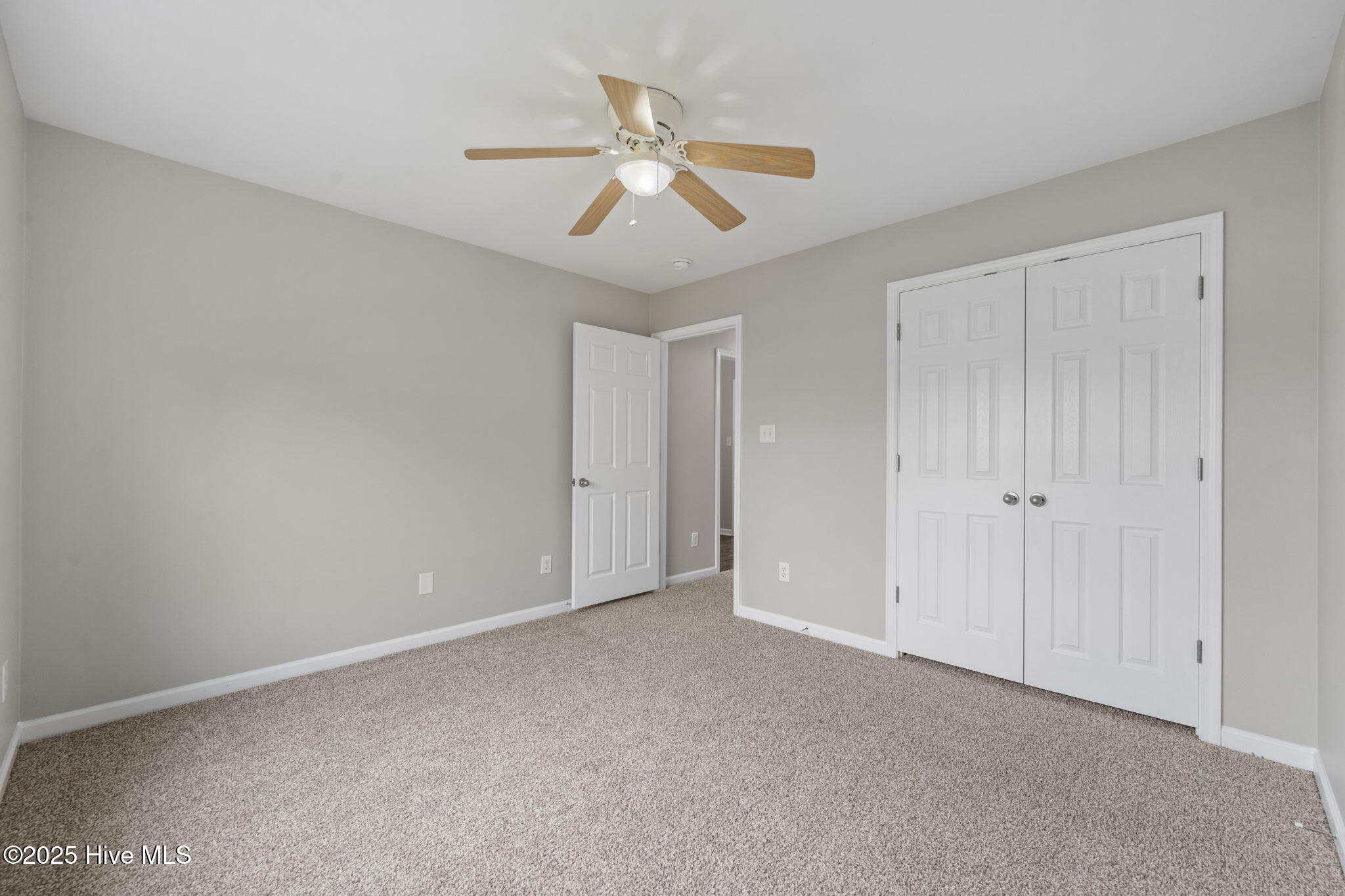 100539227 | Photo 26