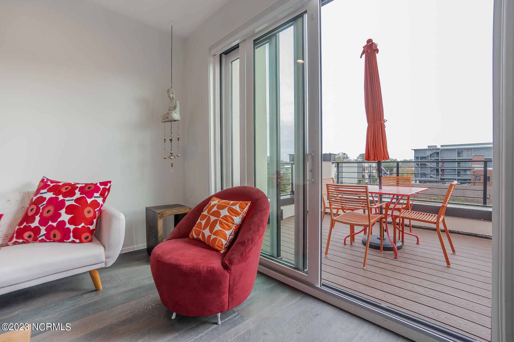 100552304 | Photo 39