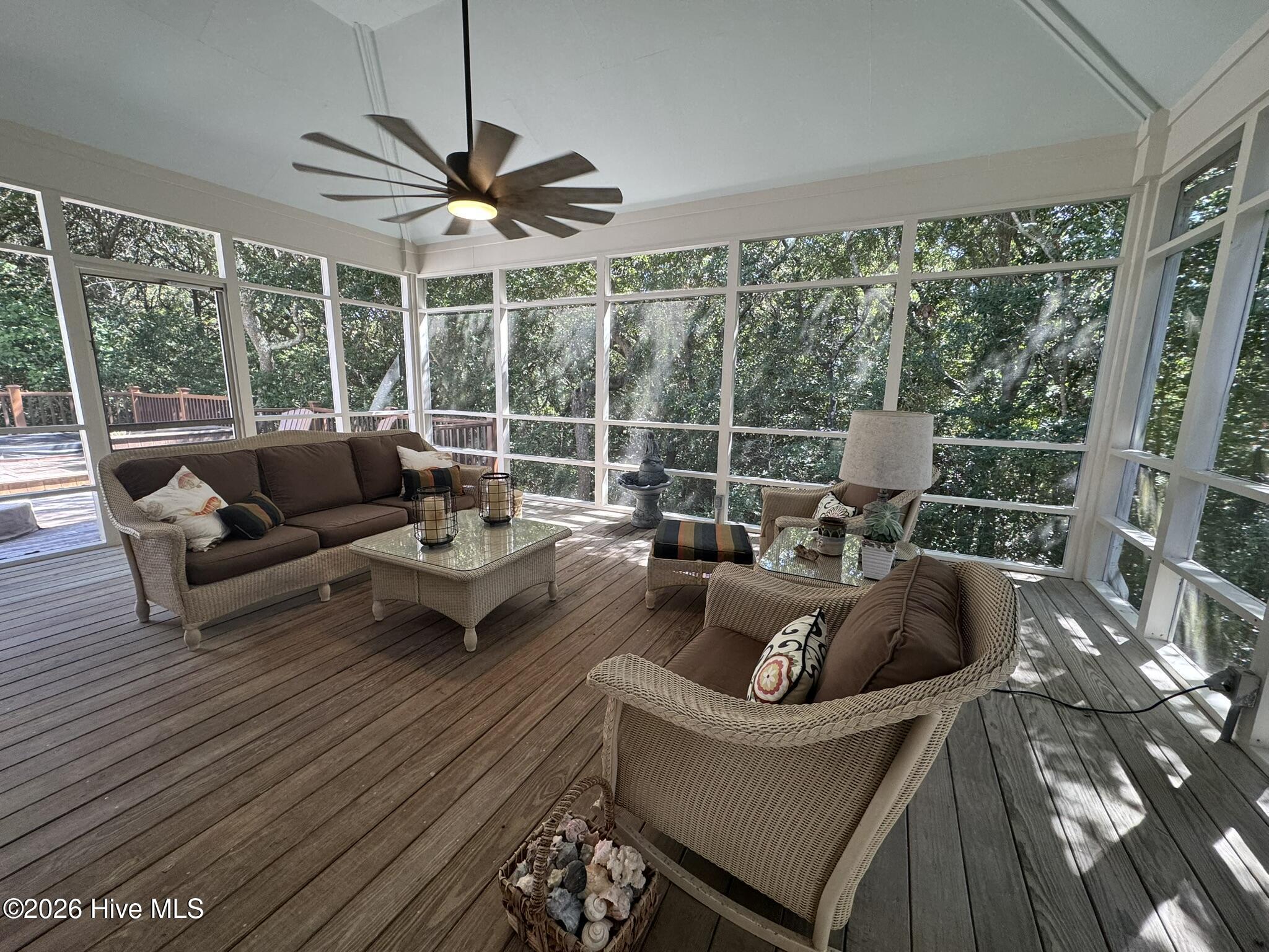573 Coral Ridge Road,Pine Knoll Shores