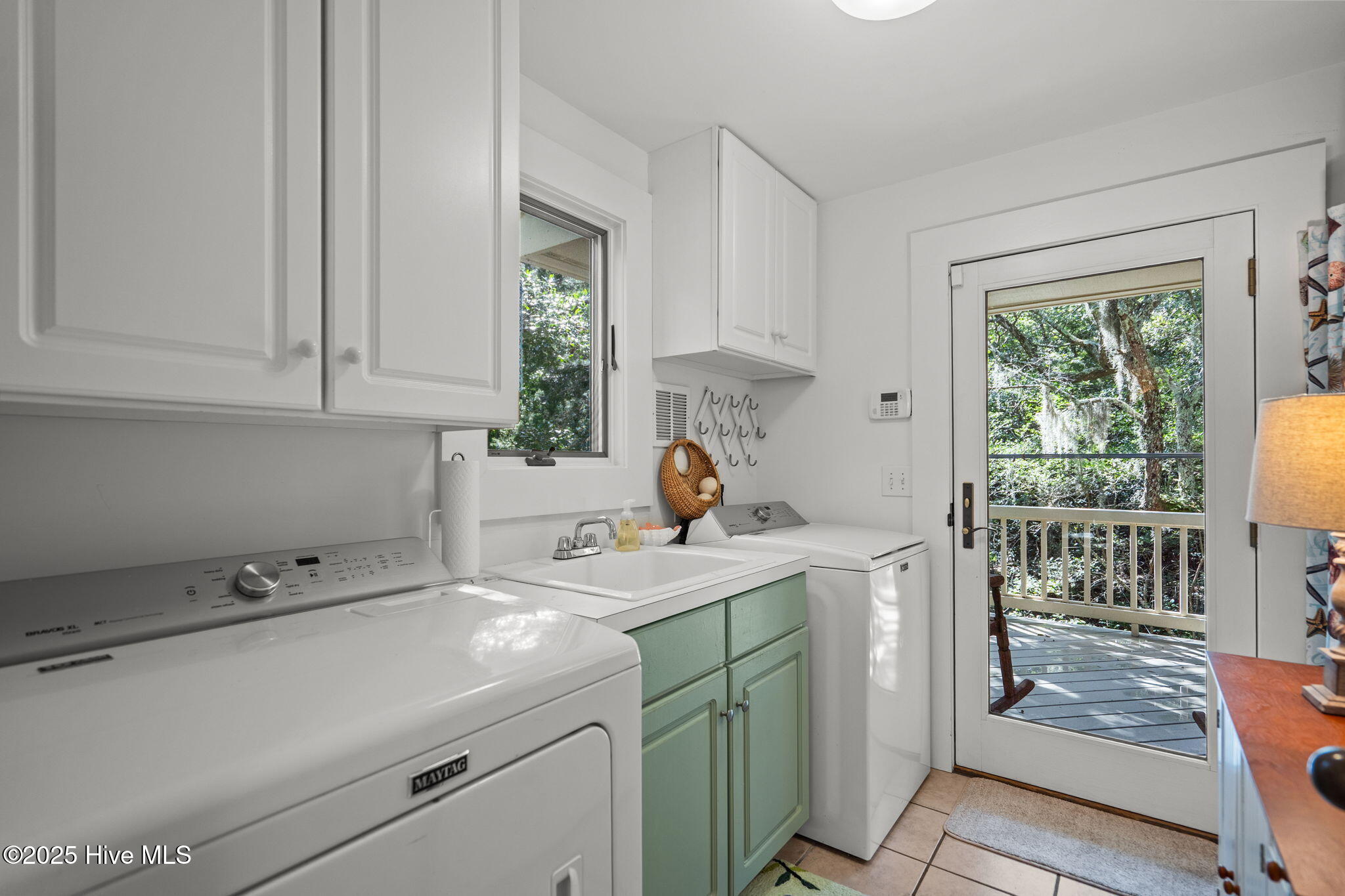 100501952 | Photo 32