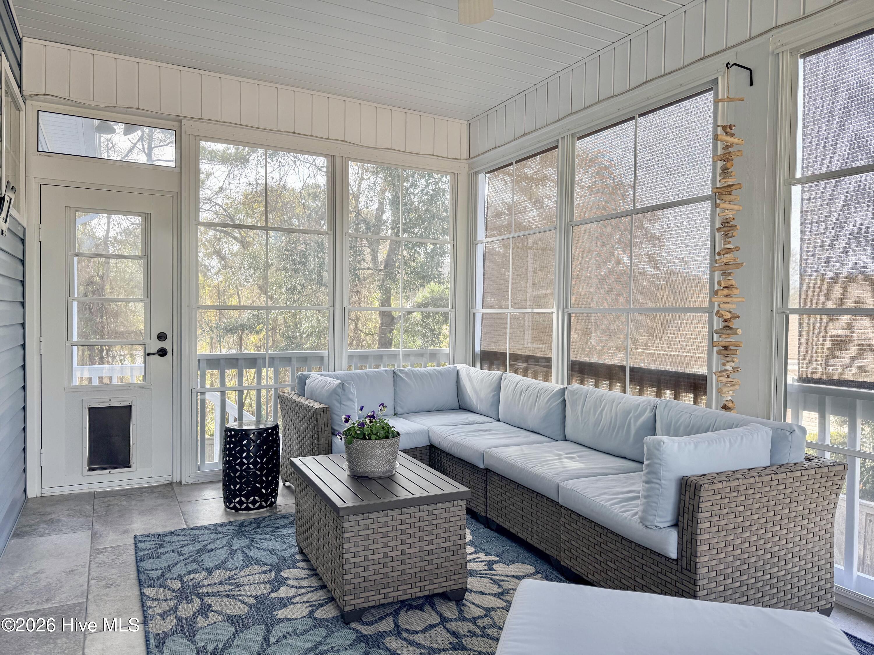 100548622 | Photo 50