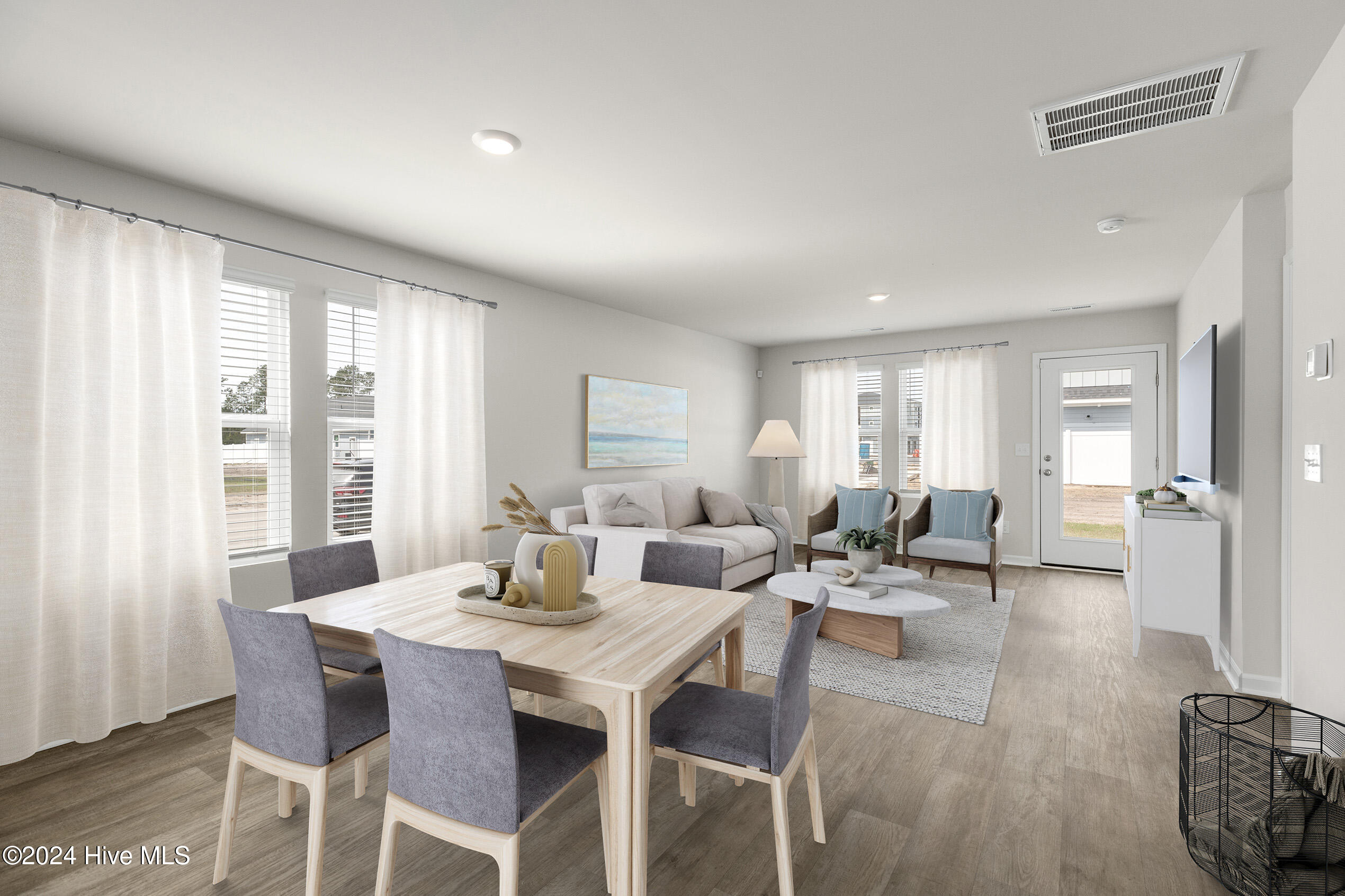 100536784 | Photo 14