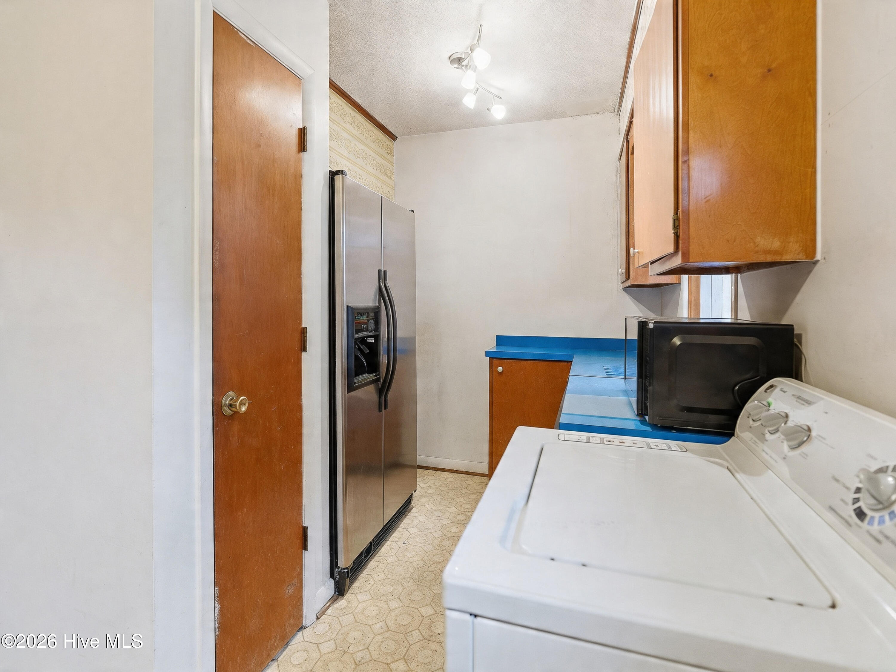 100568677 | Photo 18