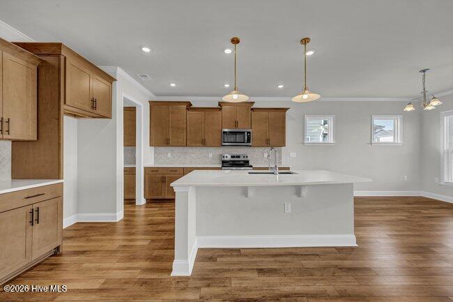 100549094 | Photo 15