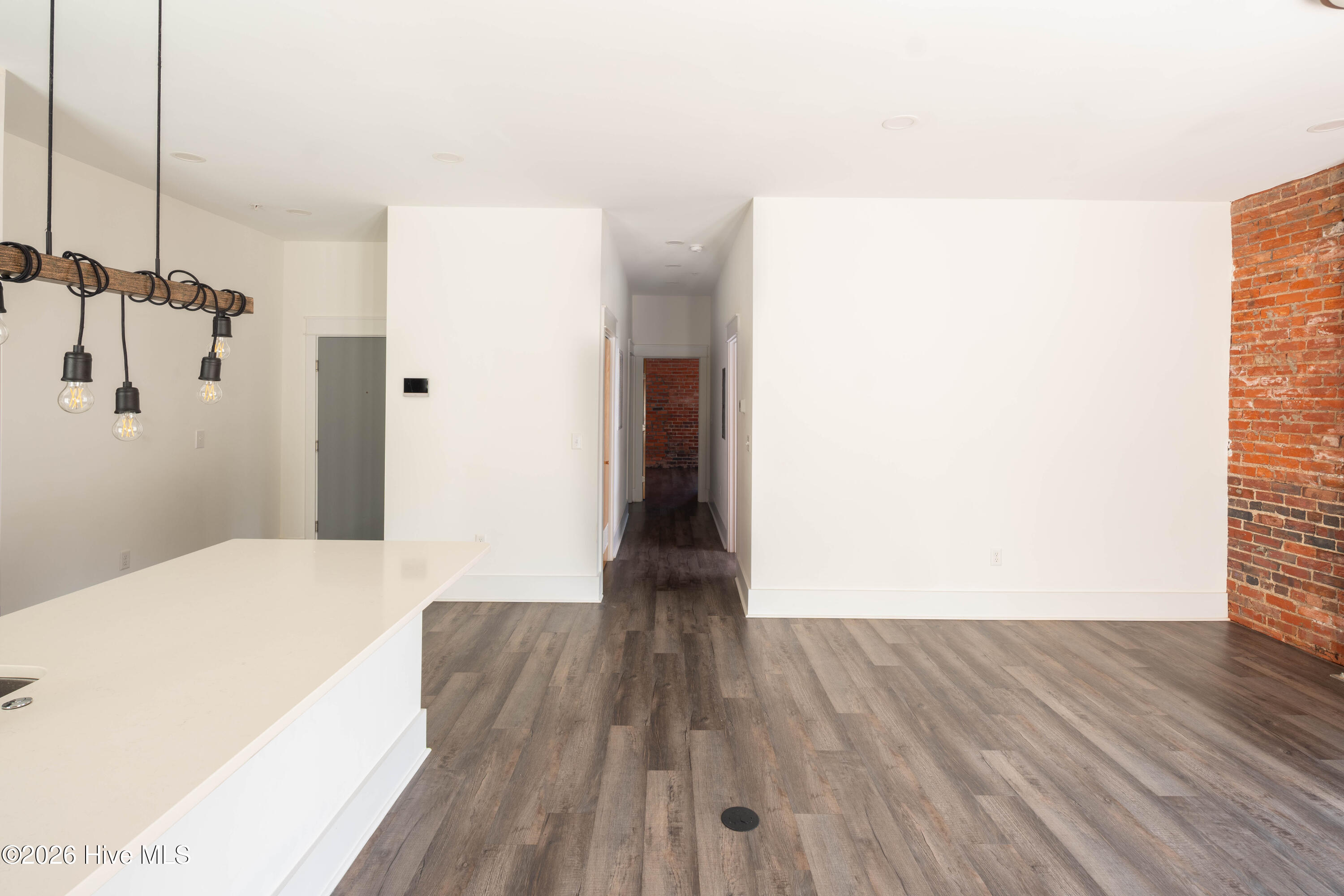 100549852 | Photo 33