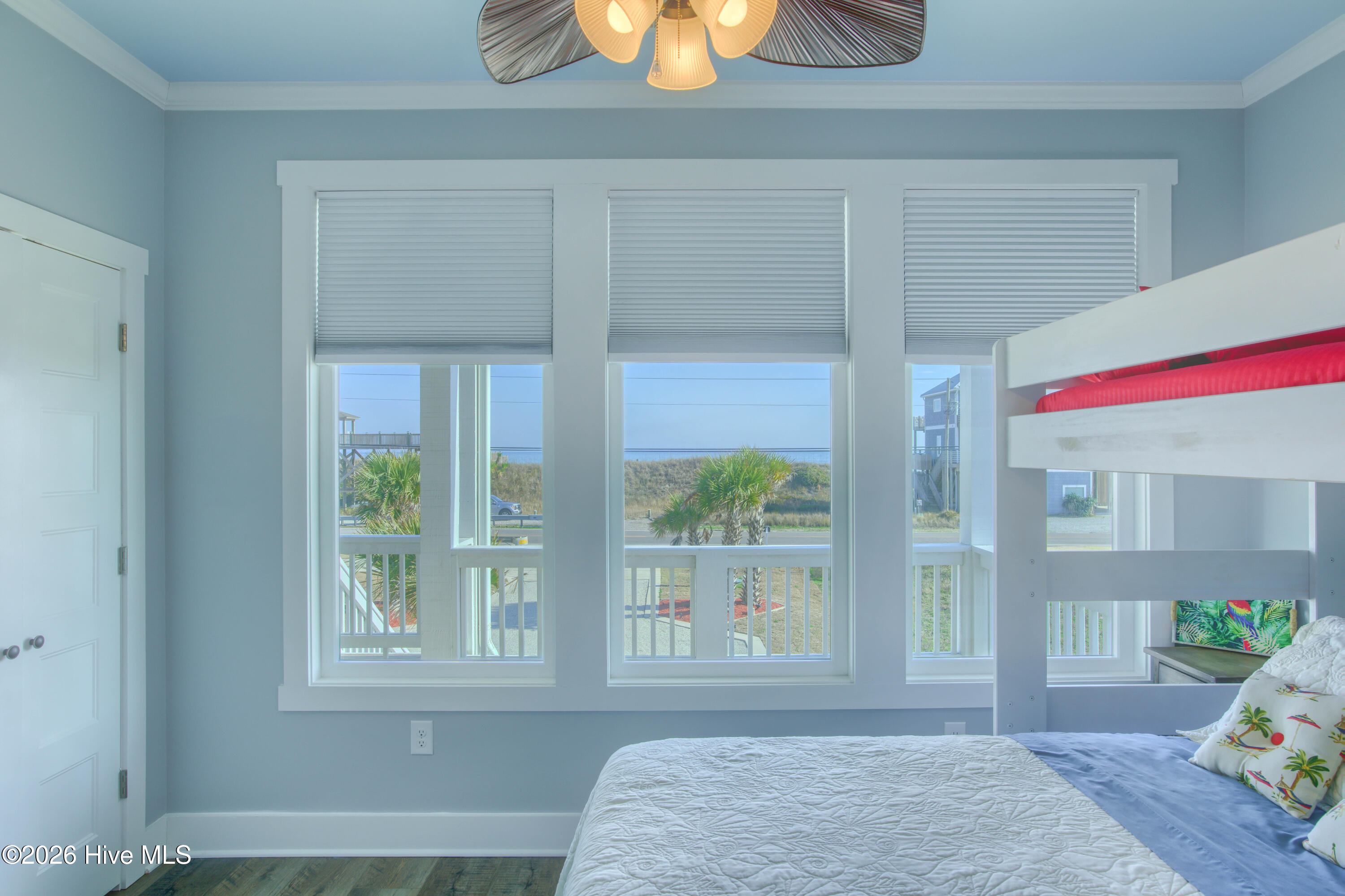 100559863 | Photo 34