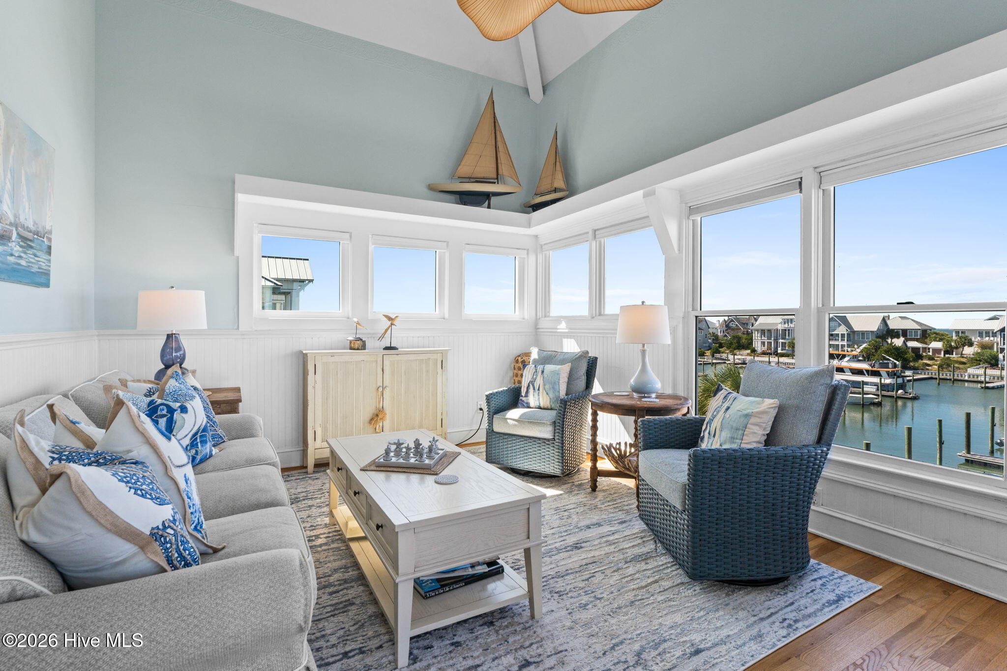 100550186 | Photo 21