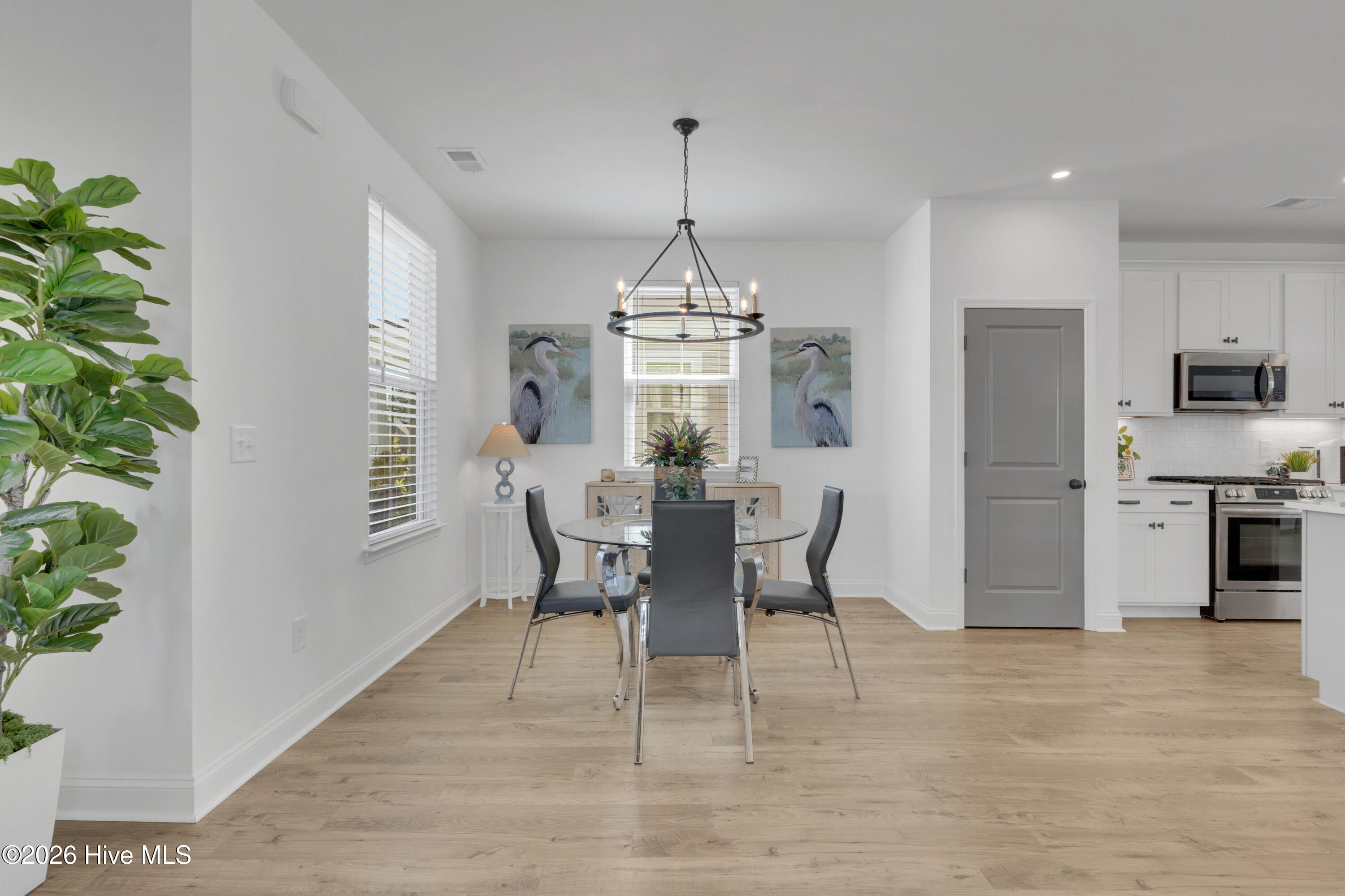 100566807 | Photo 17