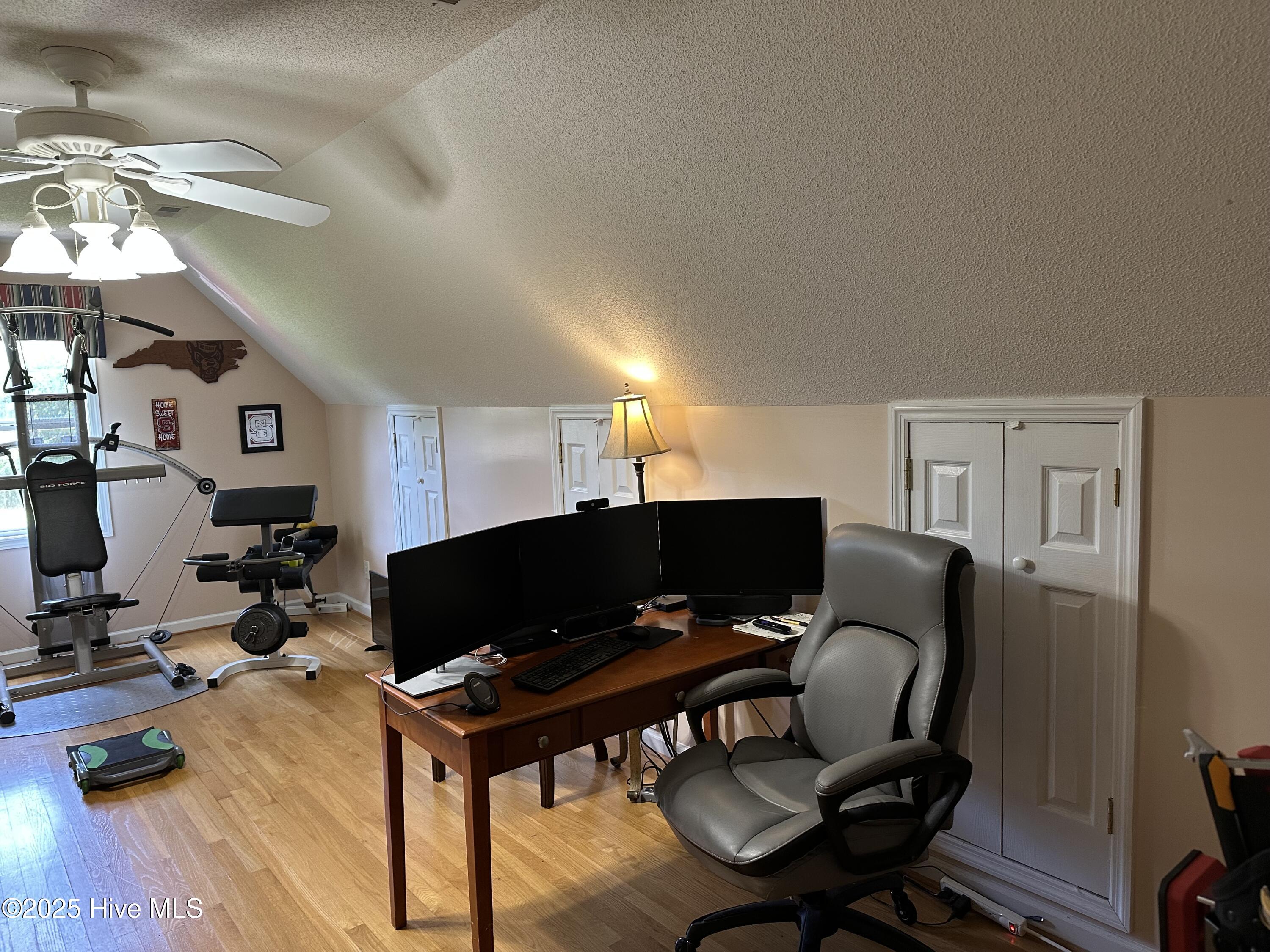 100514130 | Photo 86