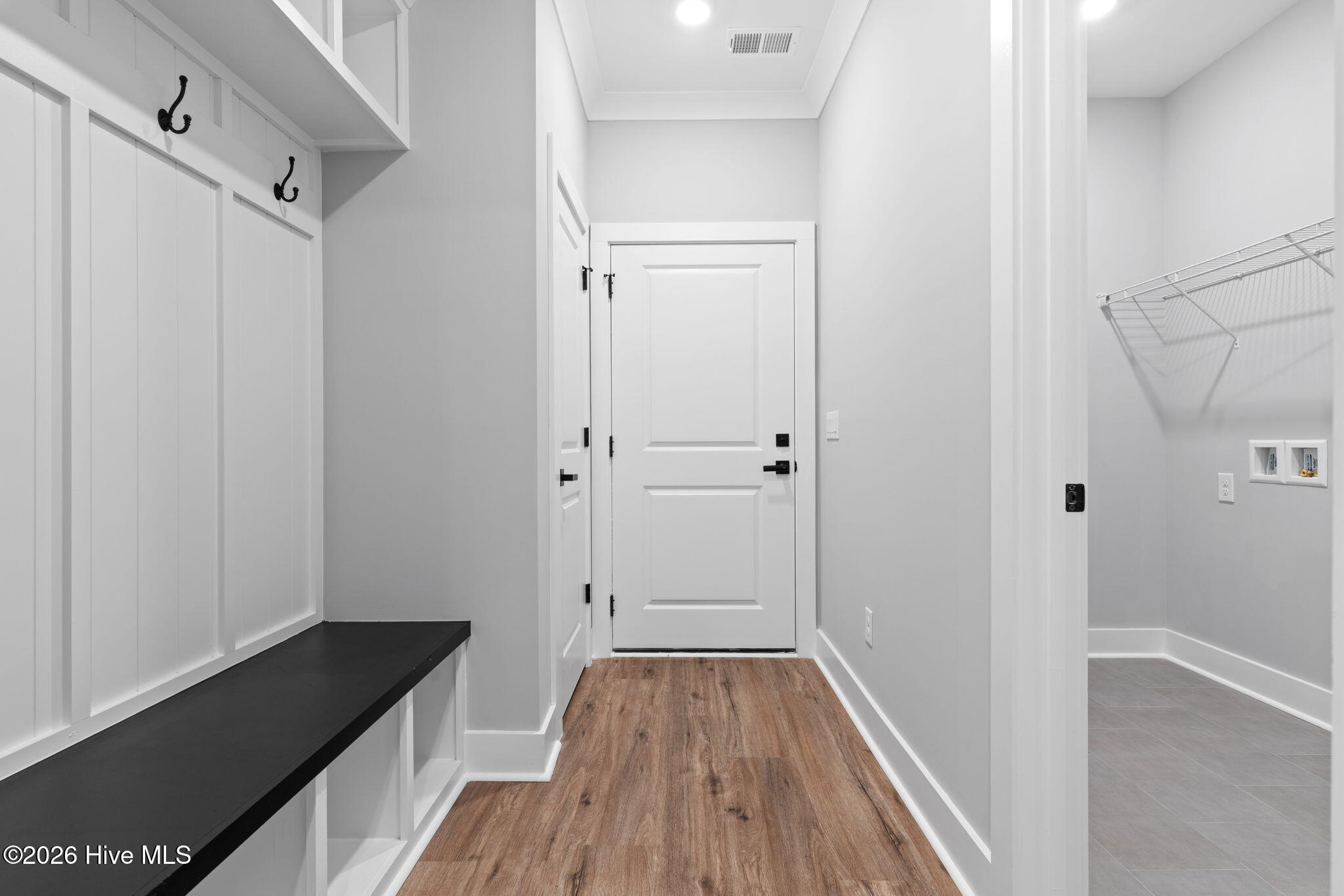 100557701 | Photo 39