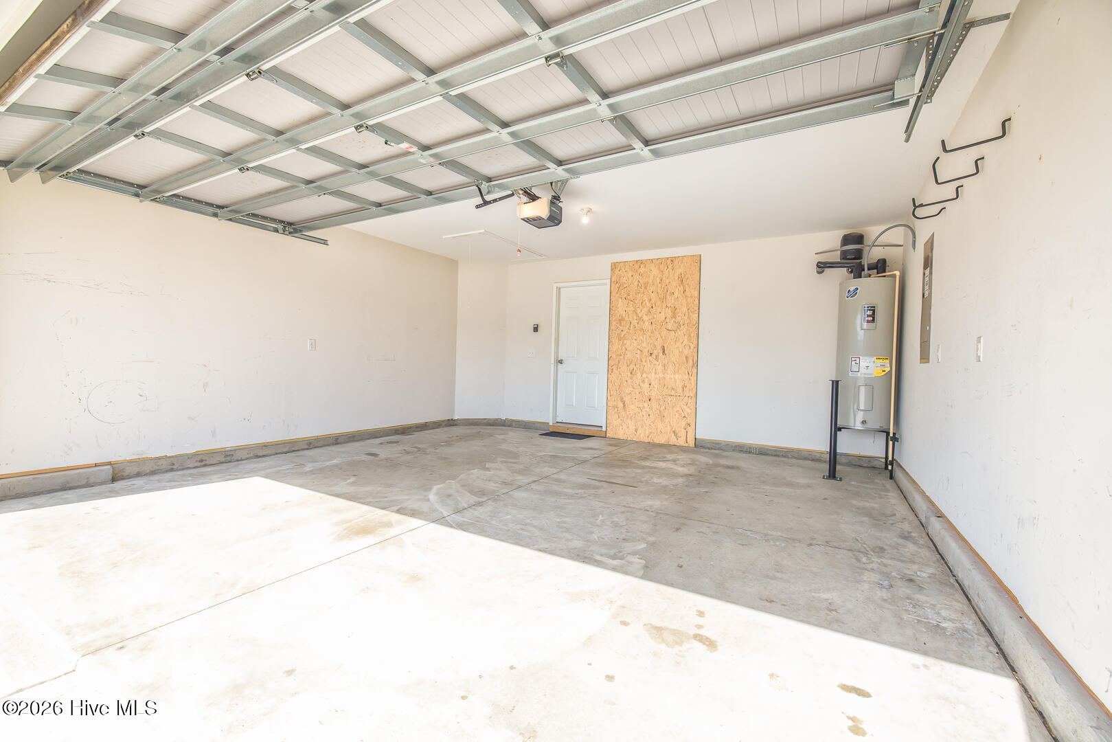 100558342 | Photo 66