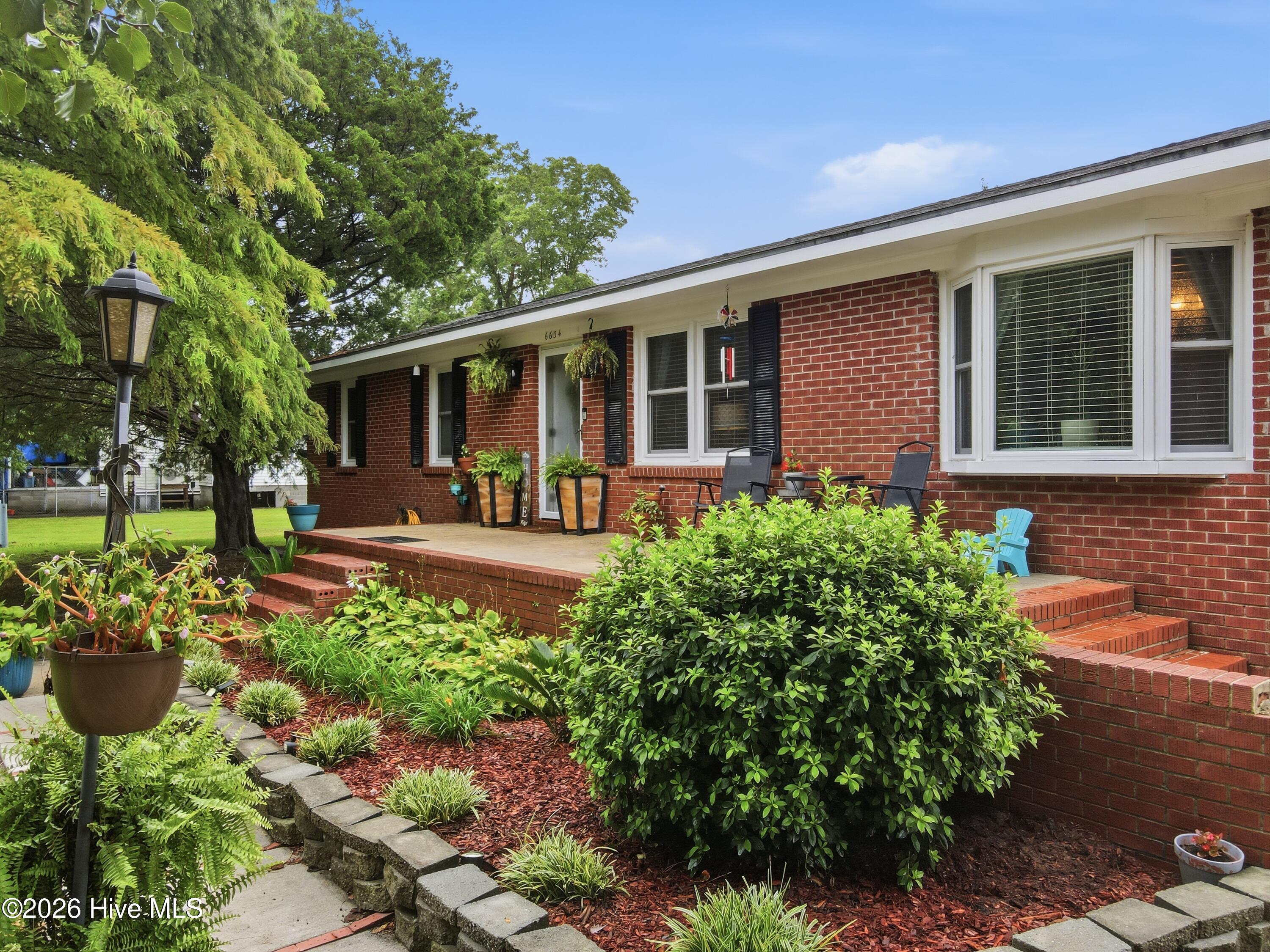 6634 Florence Road,Merritt
