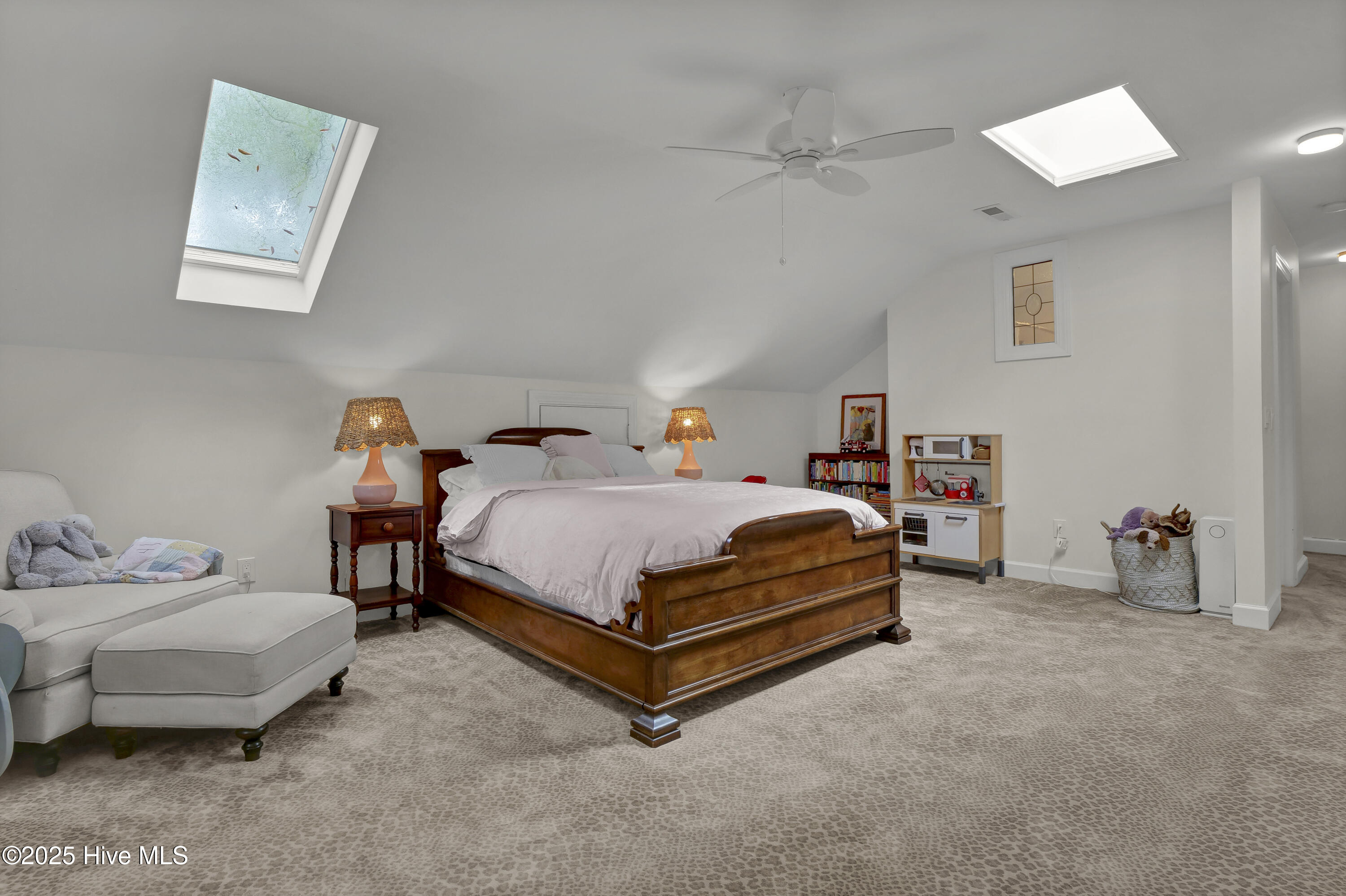 100539968 | Photo 24