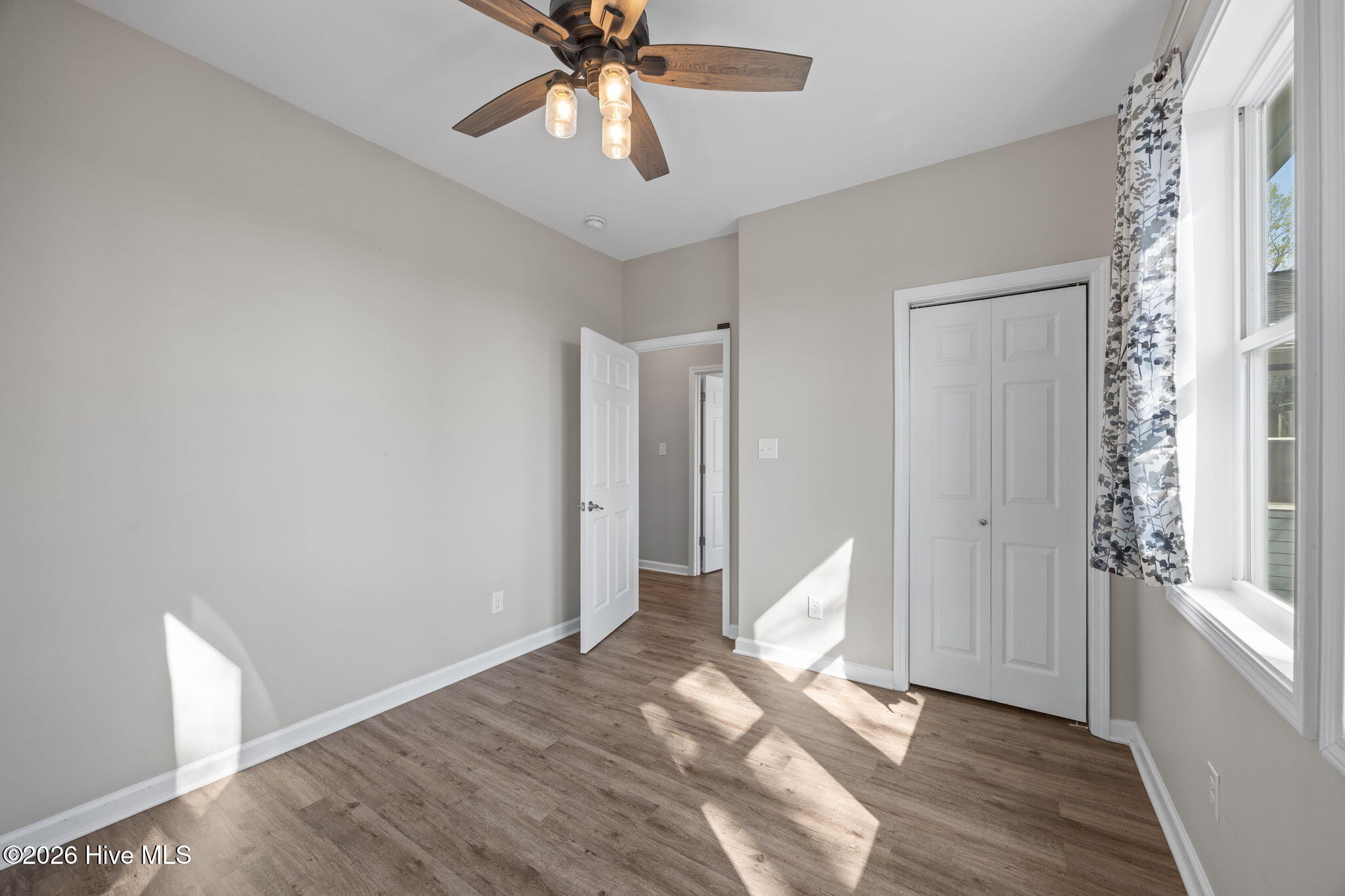 100562529 | Photo 39