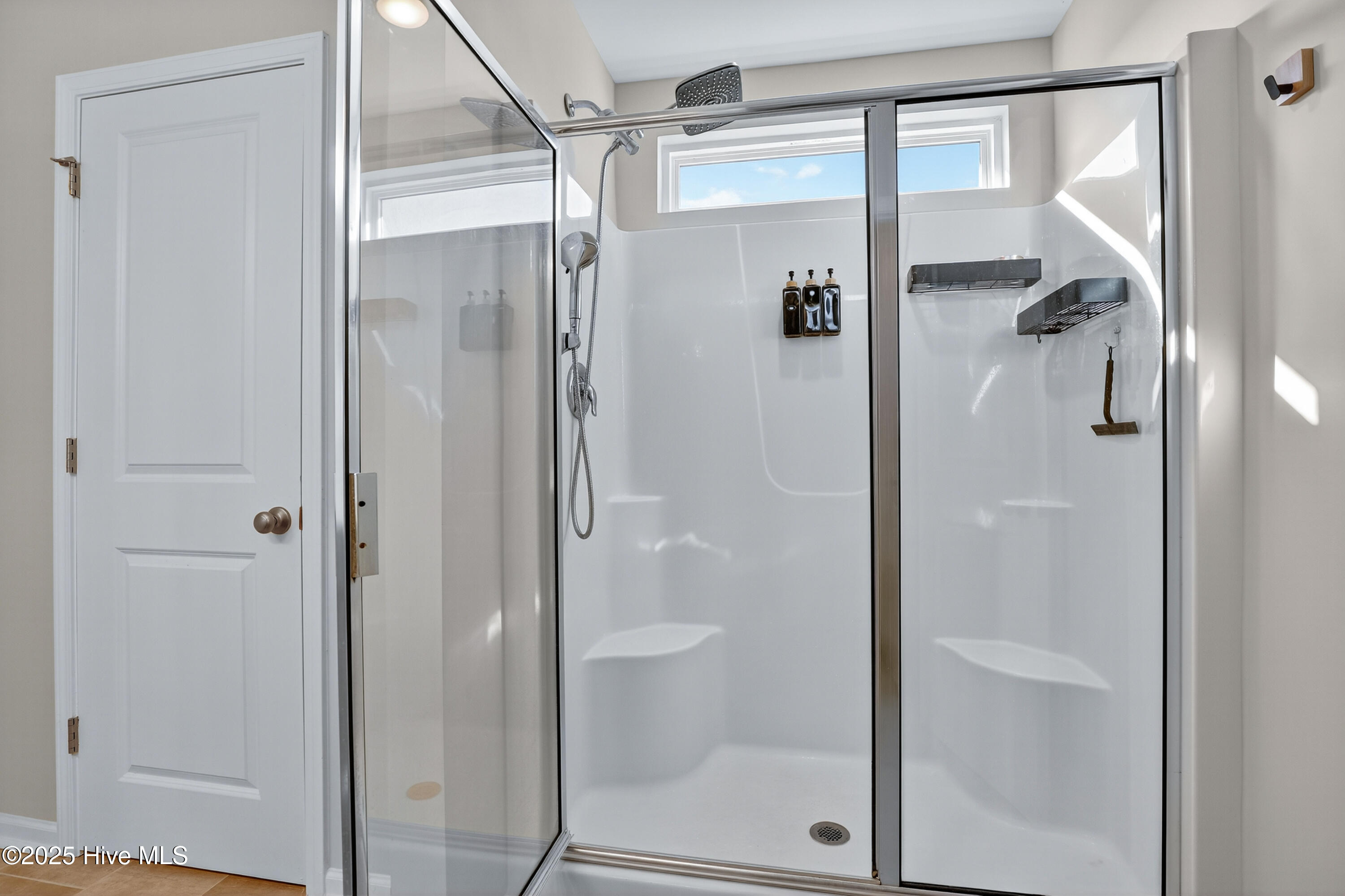 100533357 | Photo 19