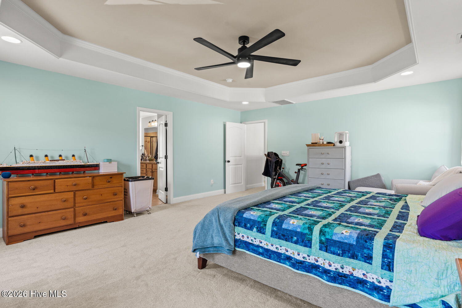 100566892 | Photo 31