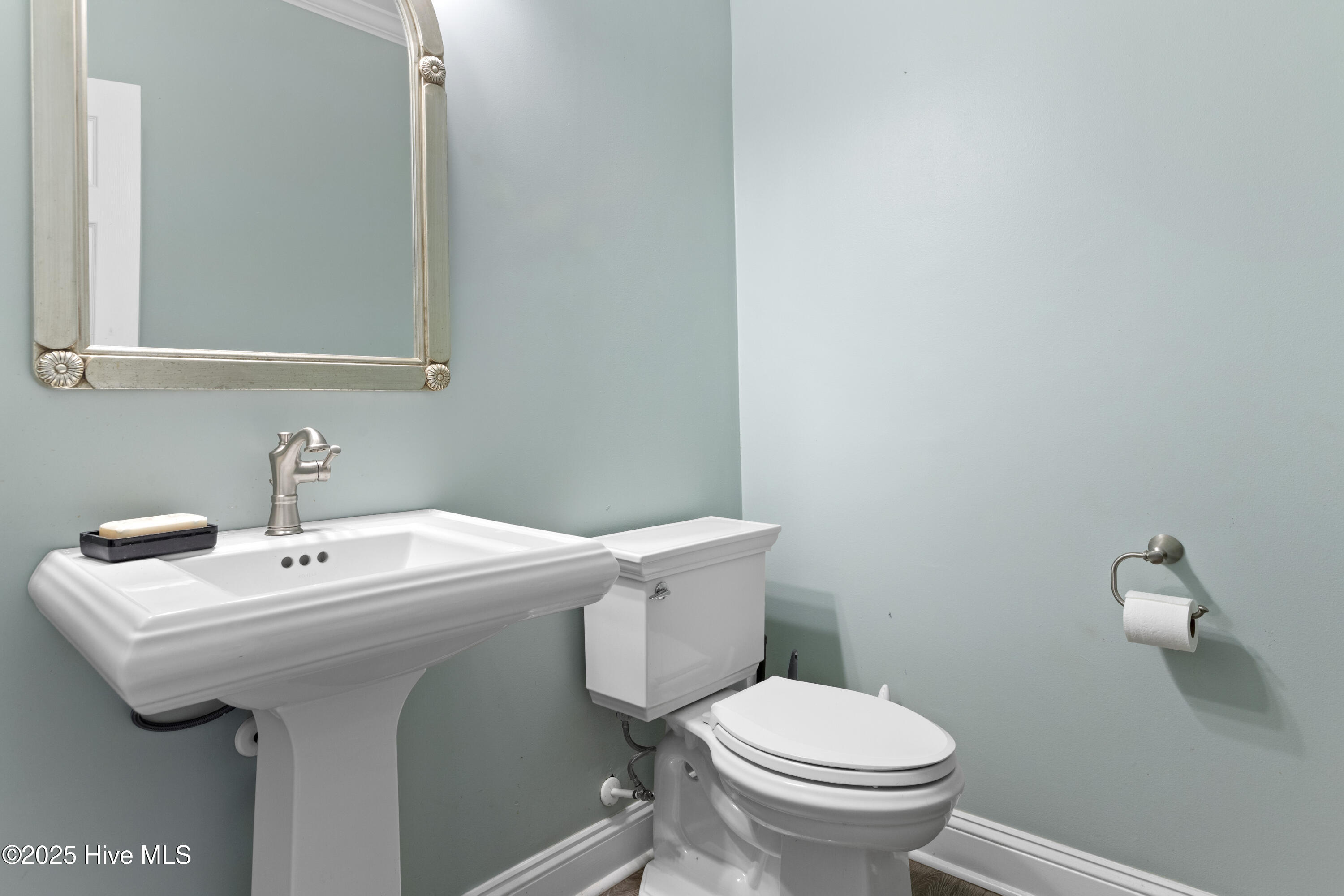 100540143 | Photo 22