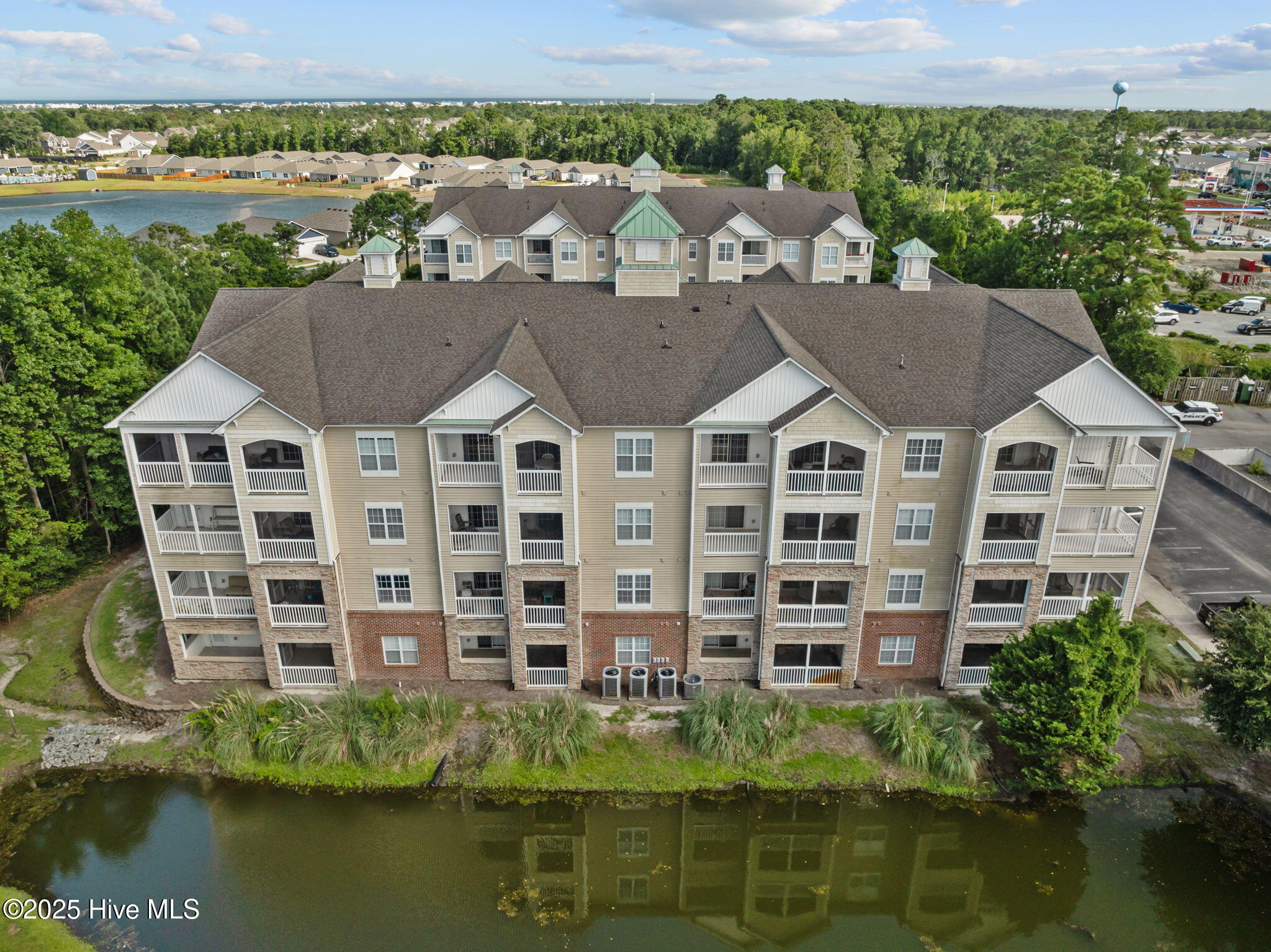 100506684 | Photo 40