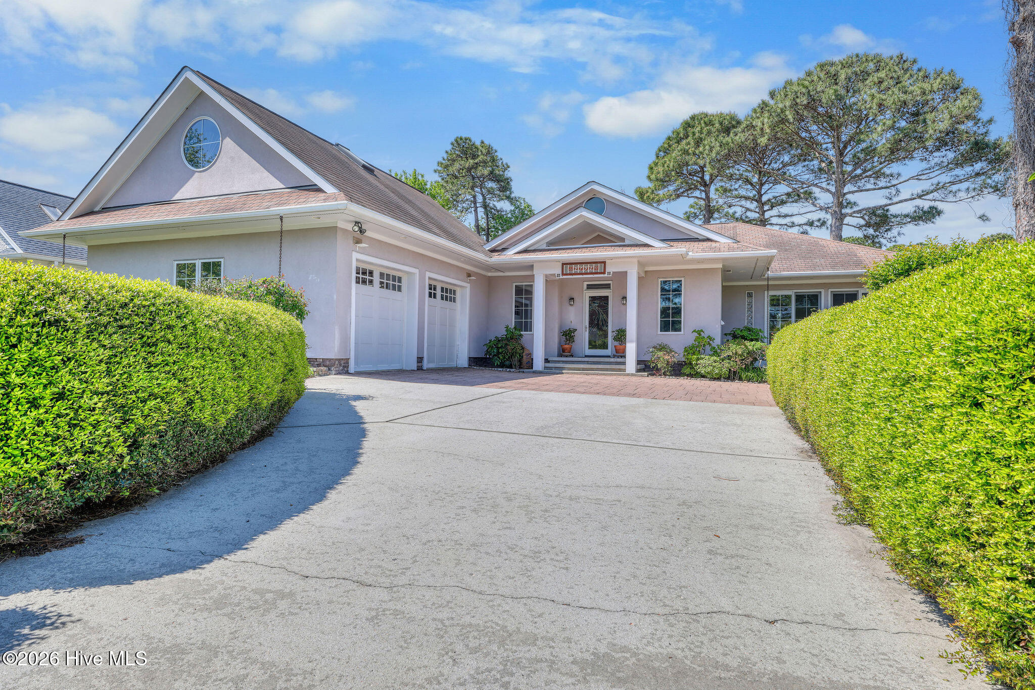 100569152 | Photo 56