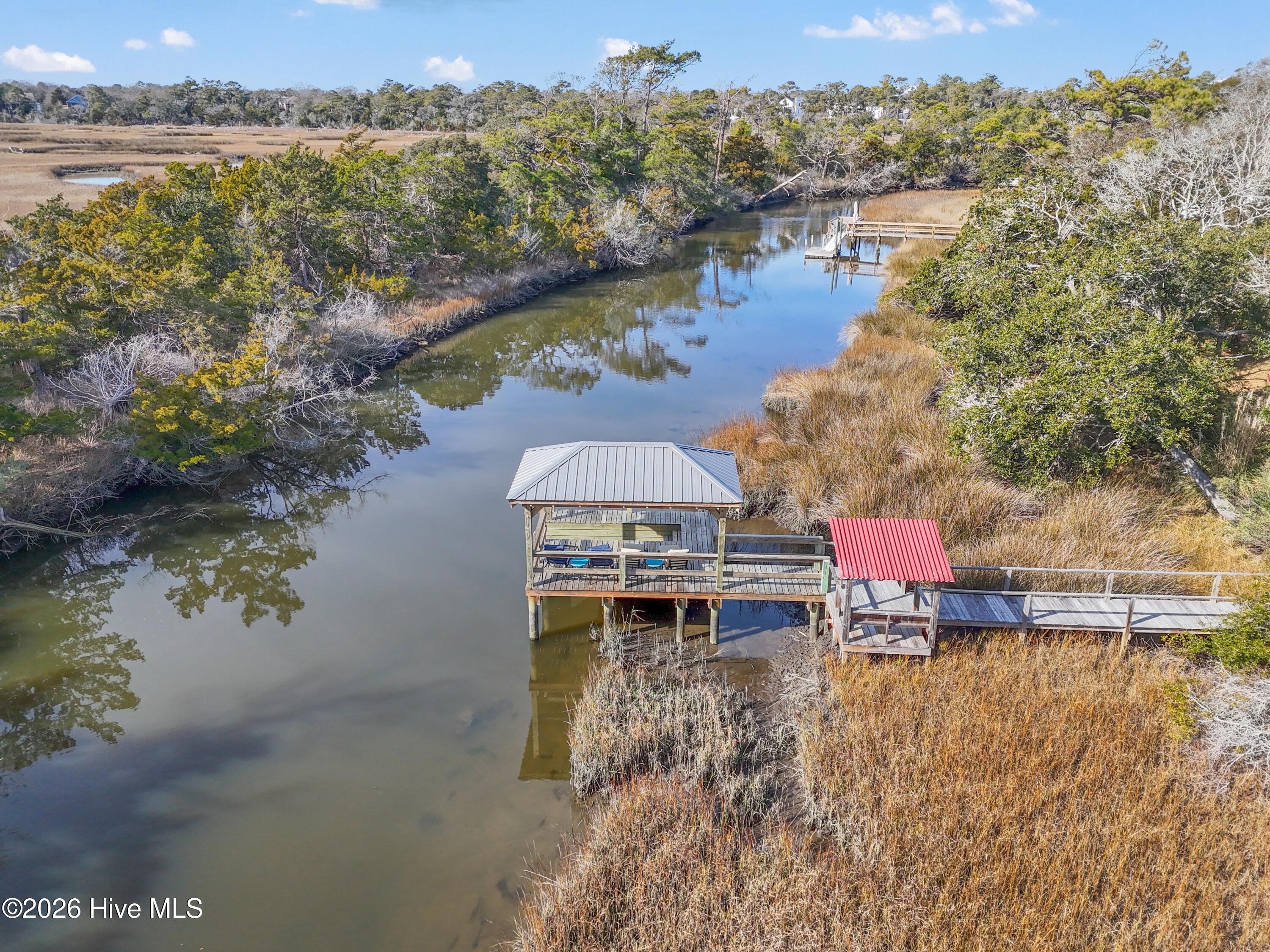 100549205 | Photo 62