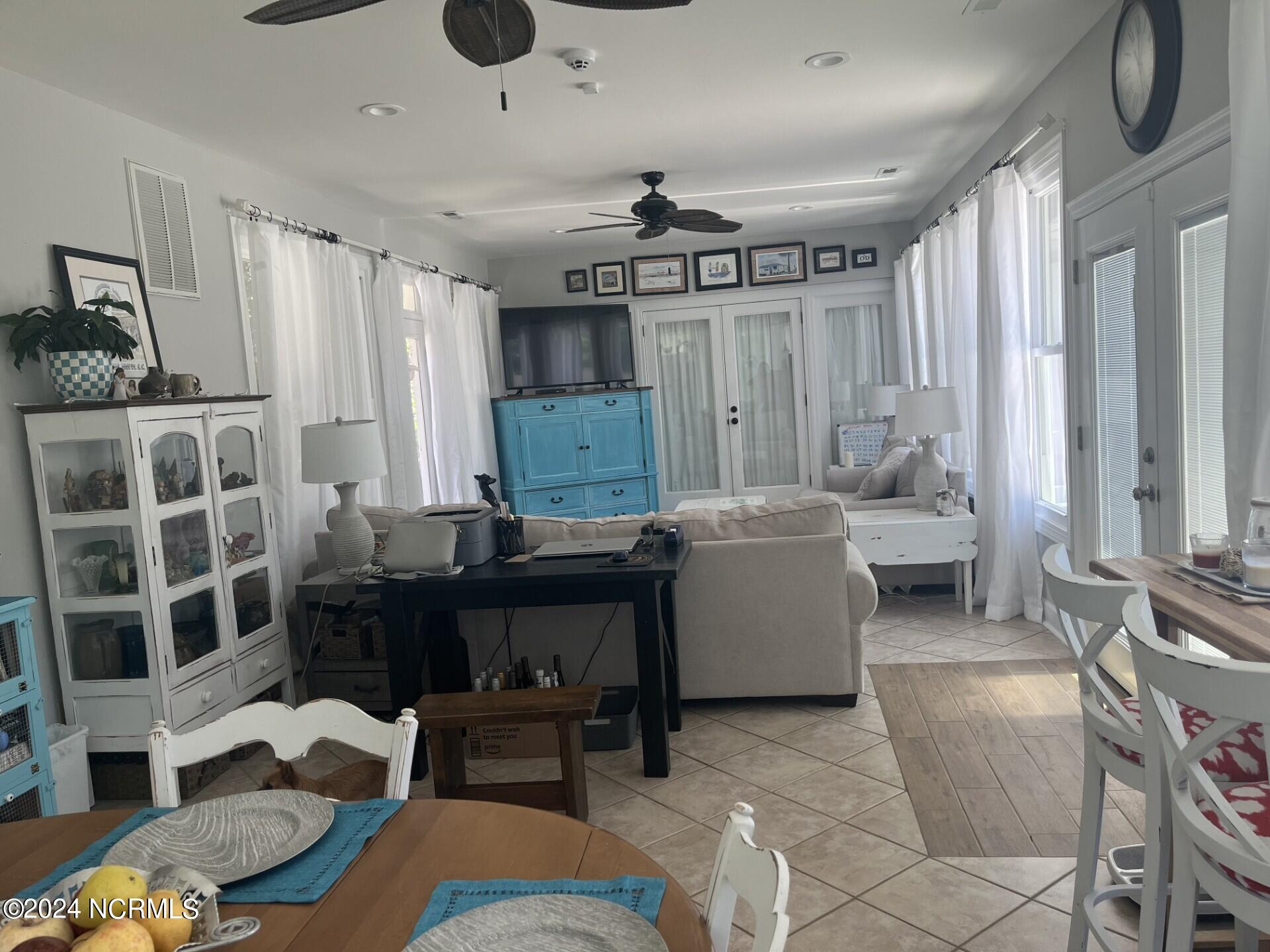 100463313 | Photo 41