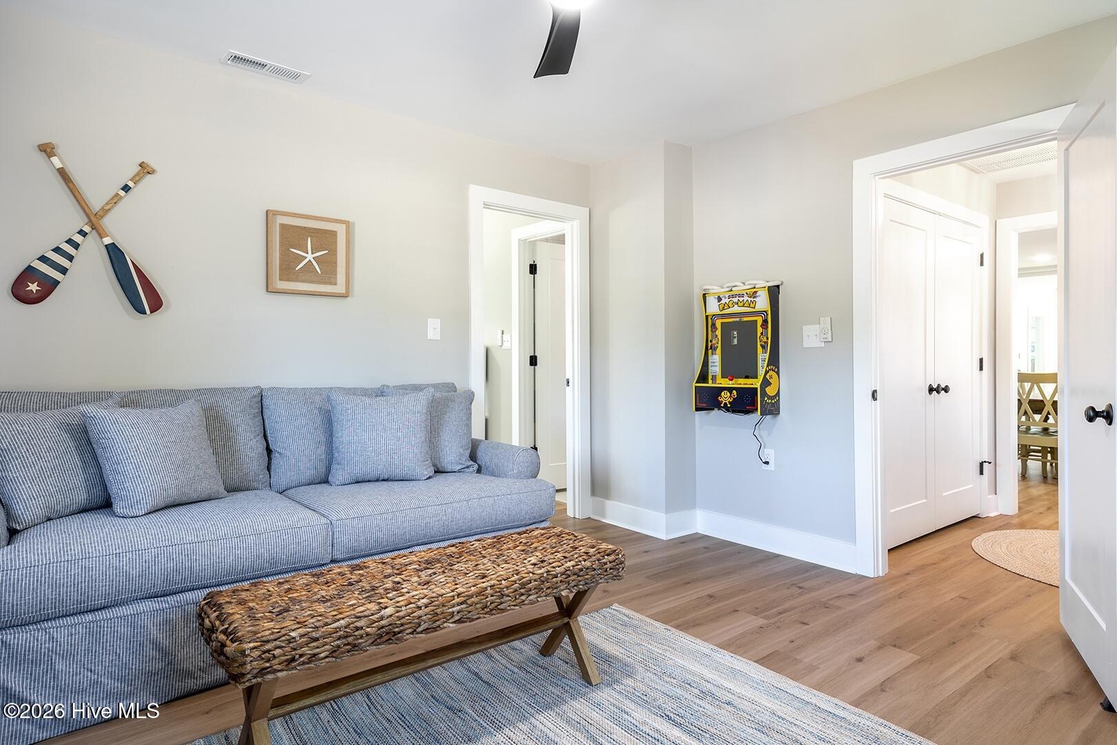 100562312 | Photo 23