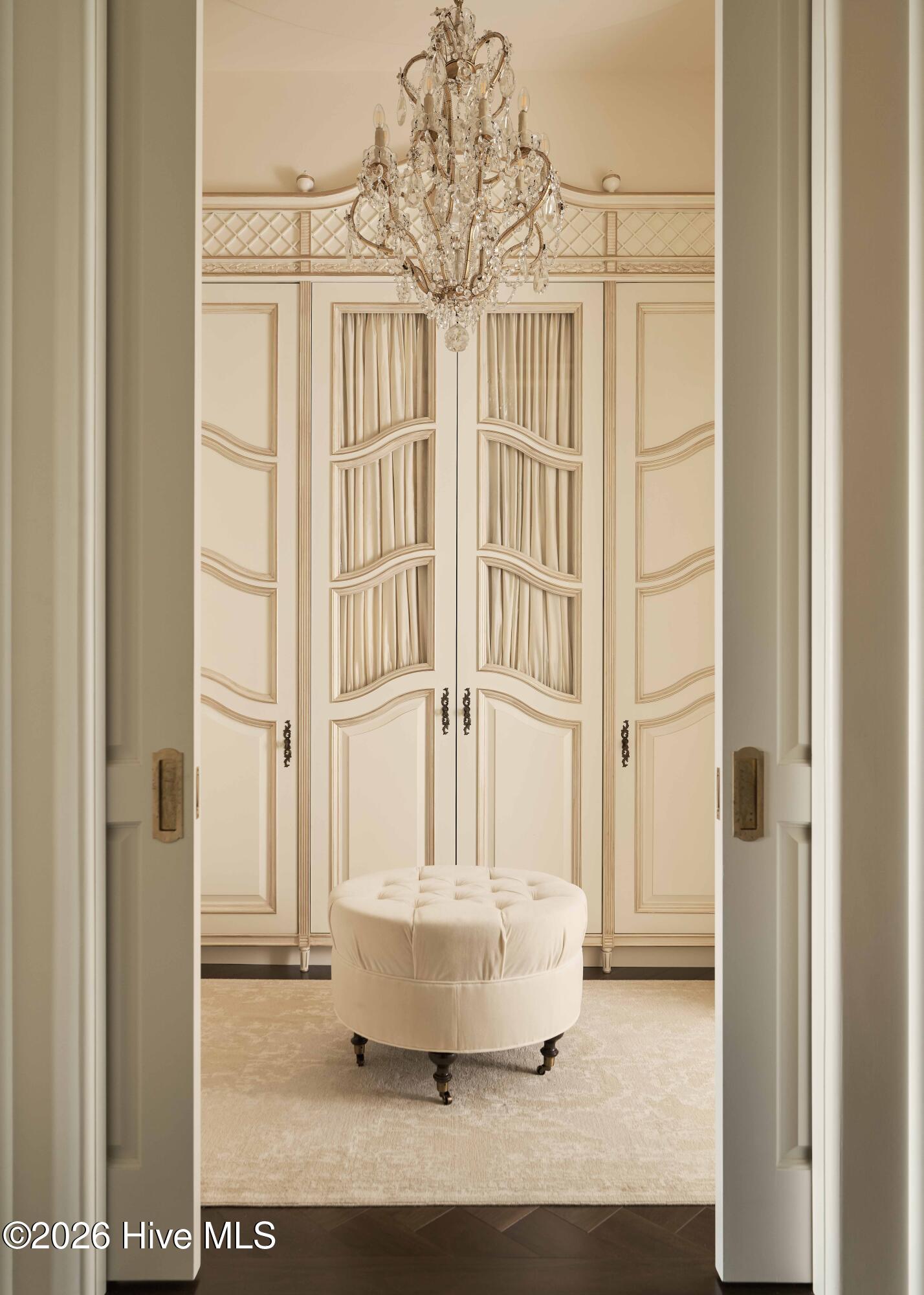 100569177 | Photo 32