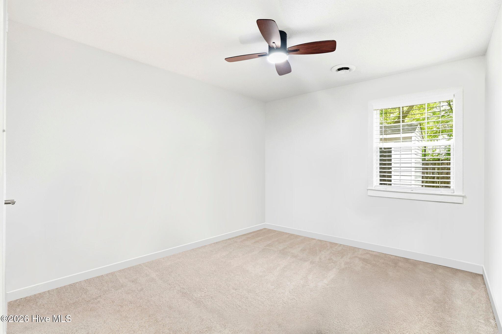 100566339 | Photo 21