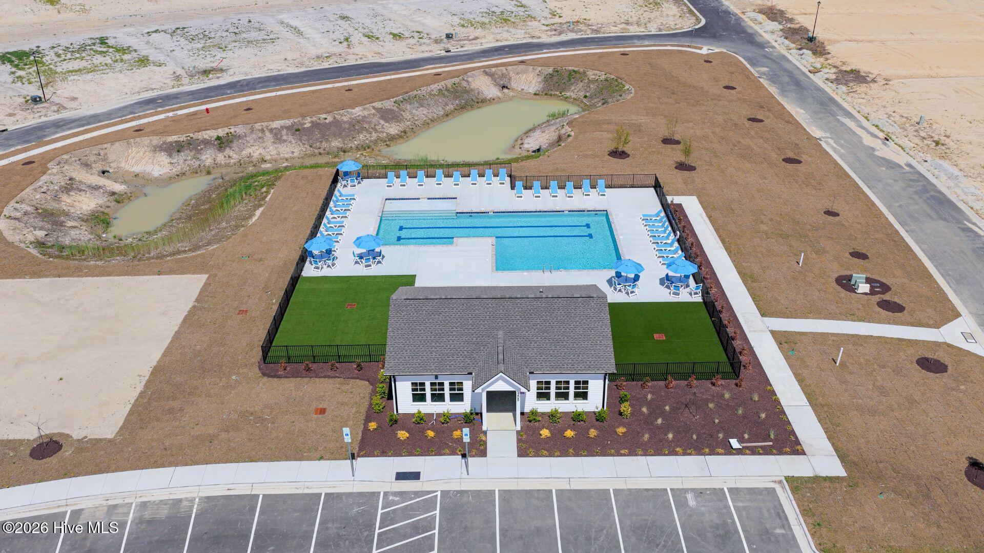 100569632 | Photo 30