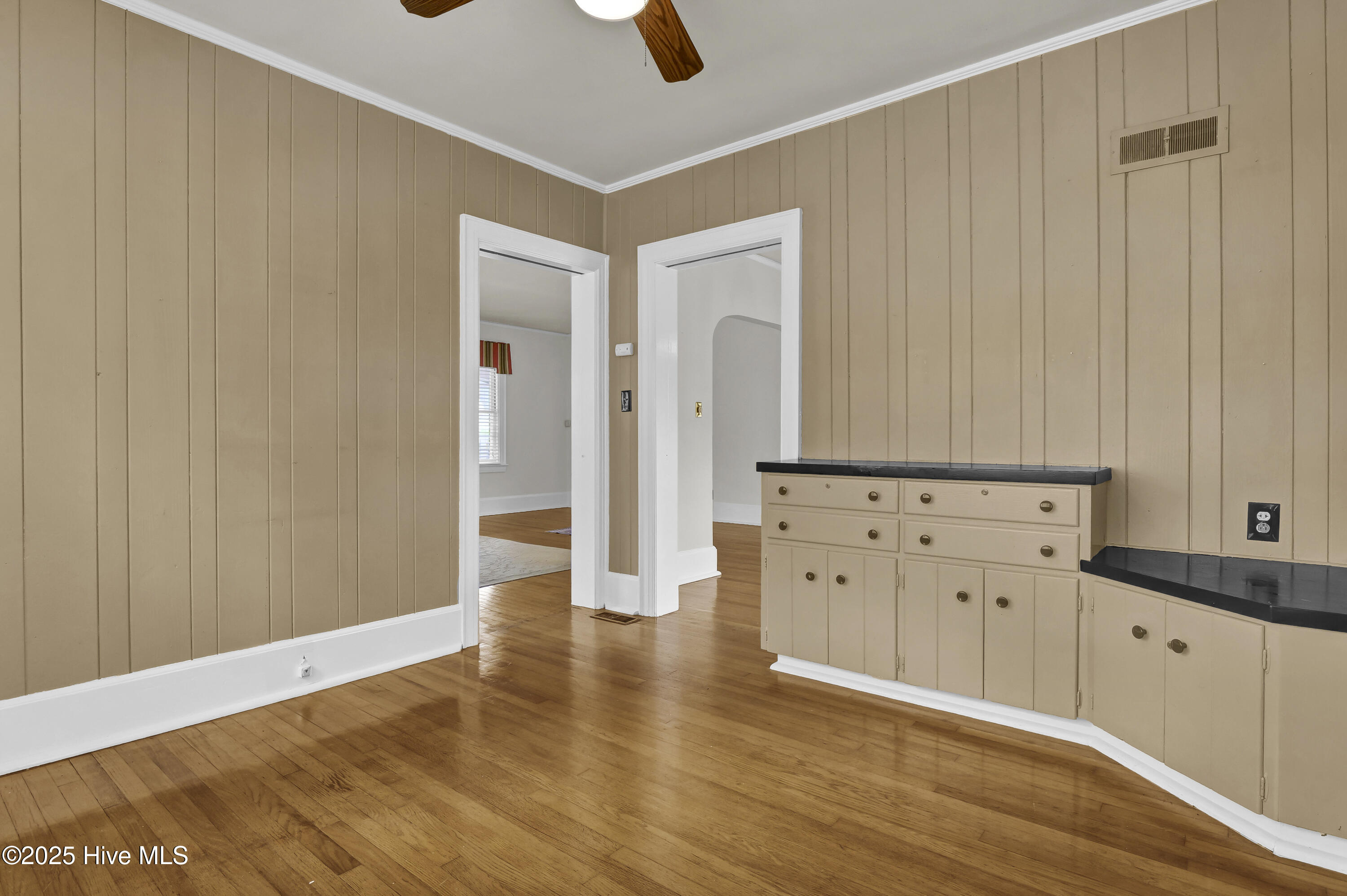 100564698 | Photo 22