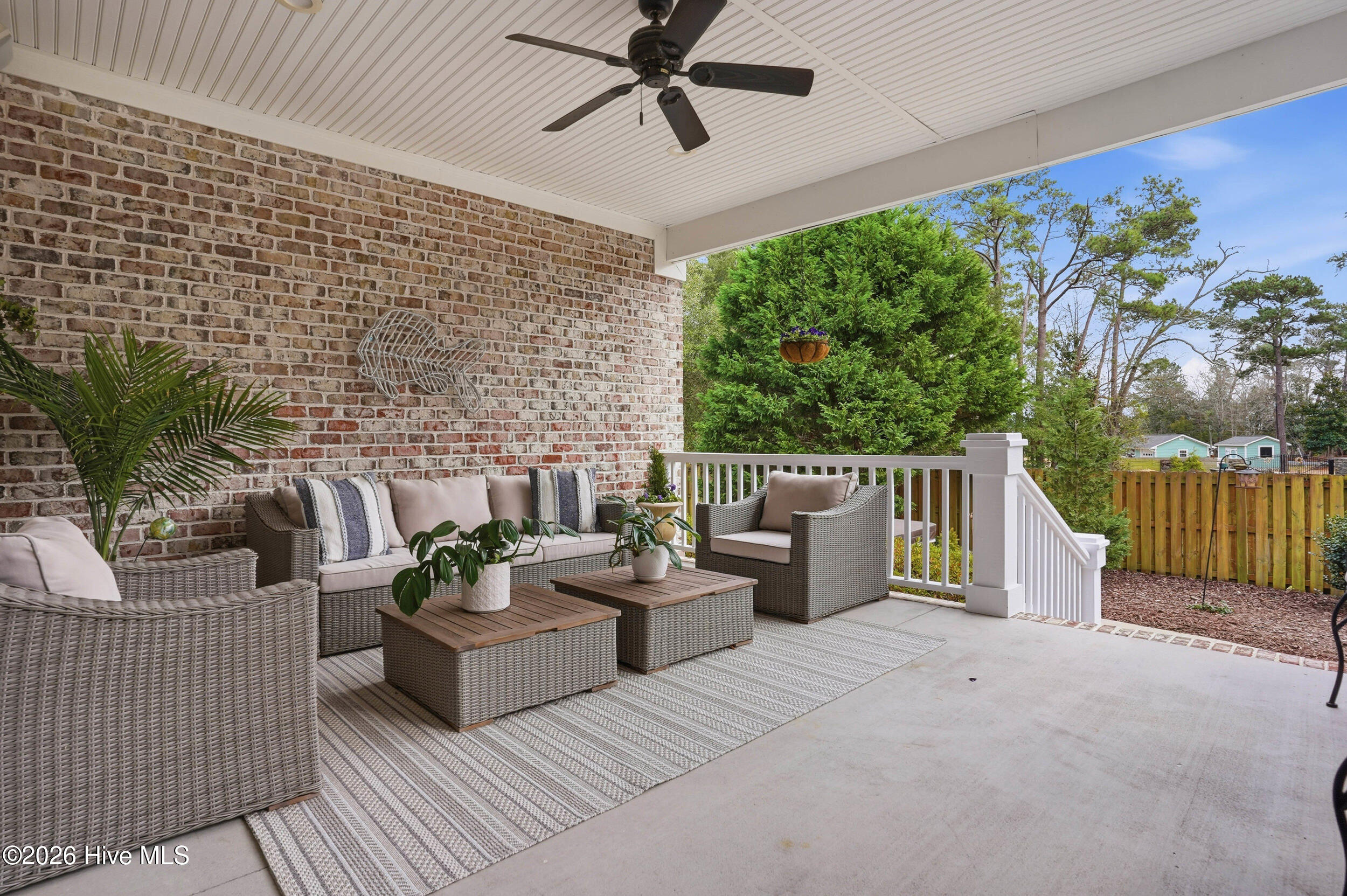 100551601 | Photo 38