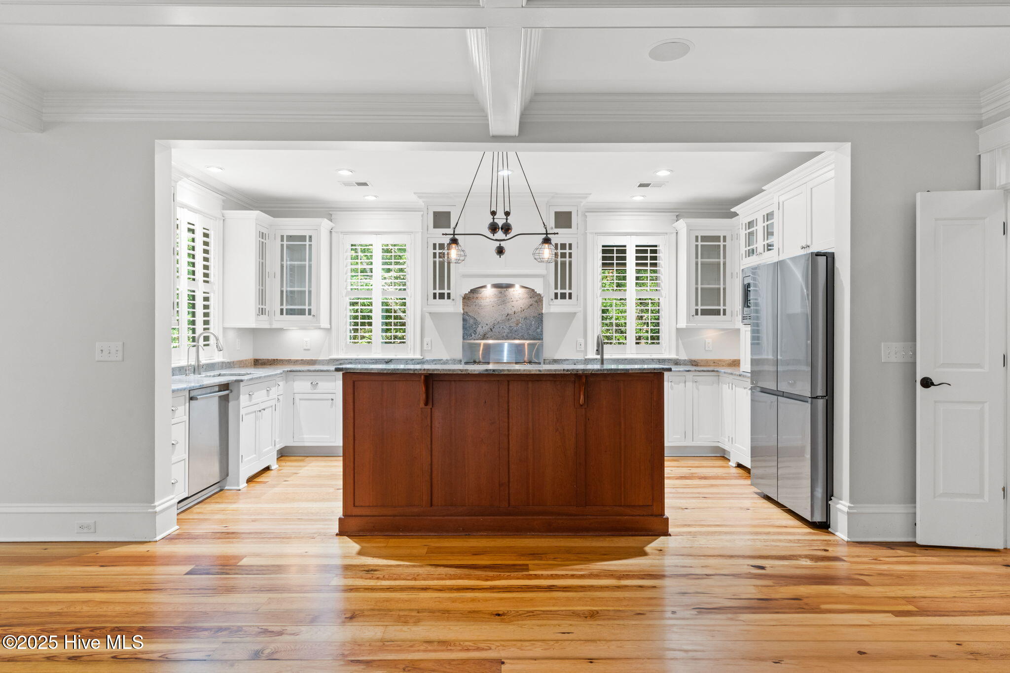 100512246 | Photo 11