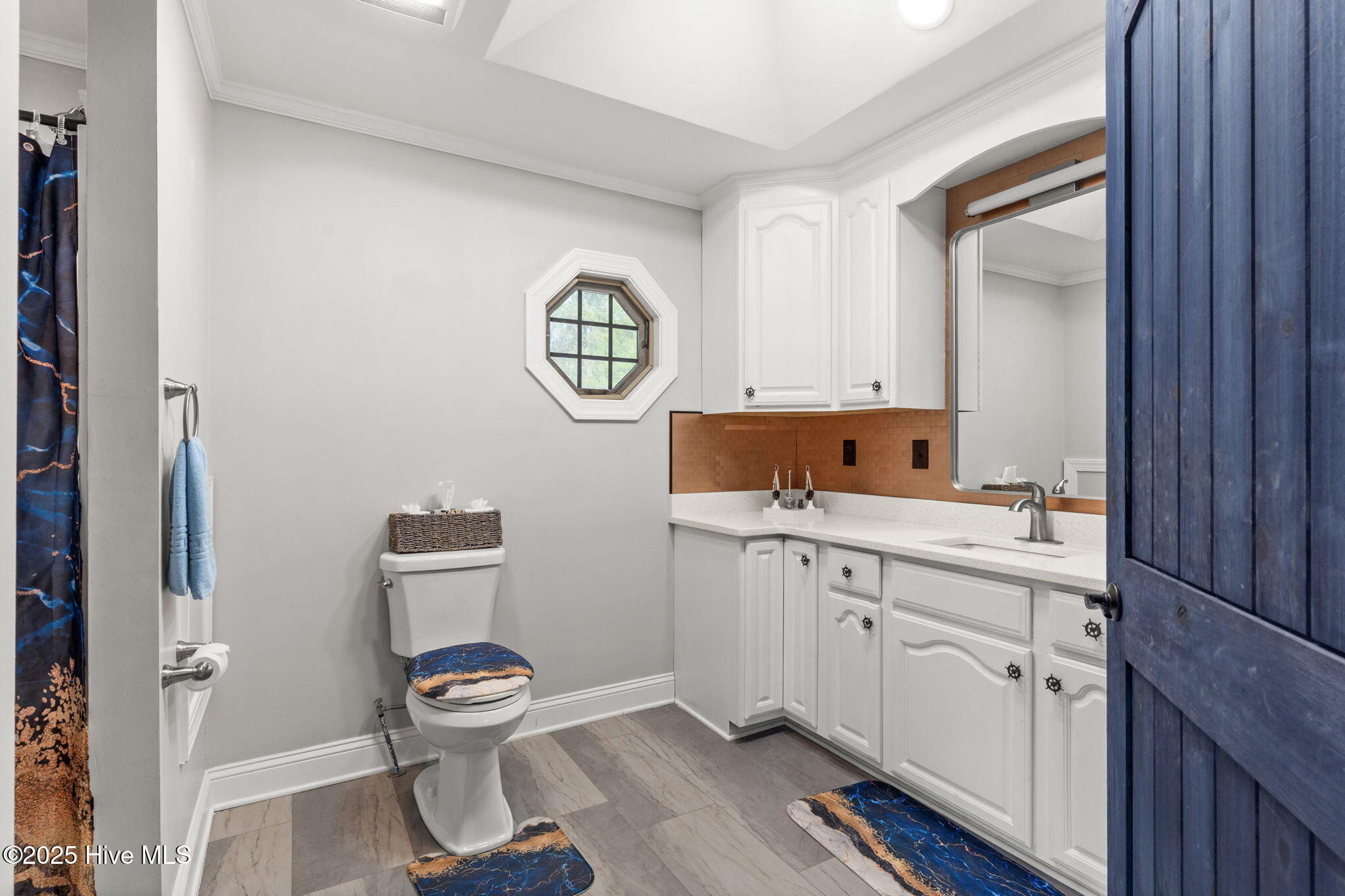 100532897 | Photo 37