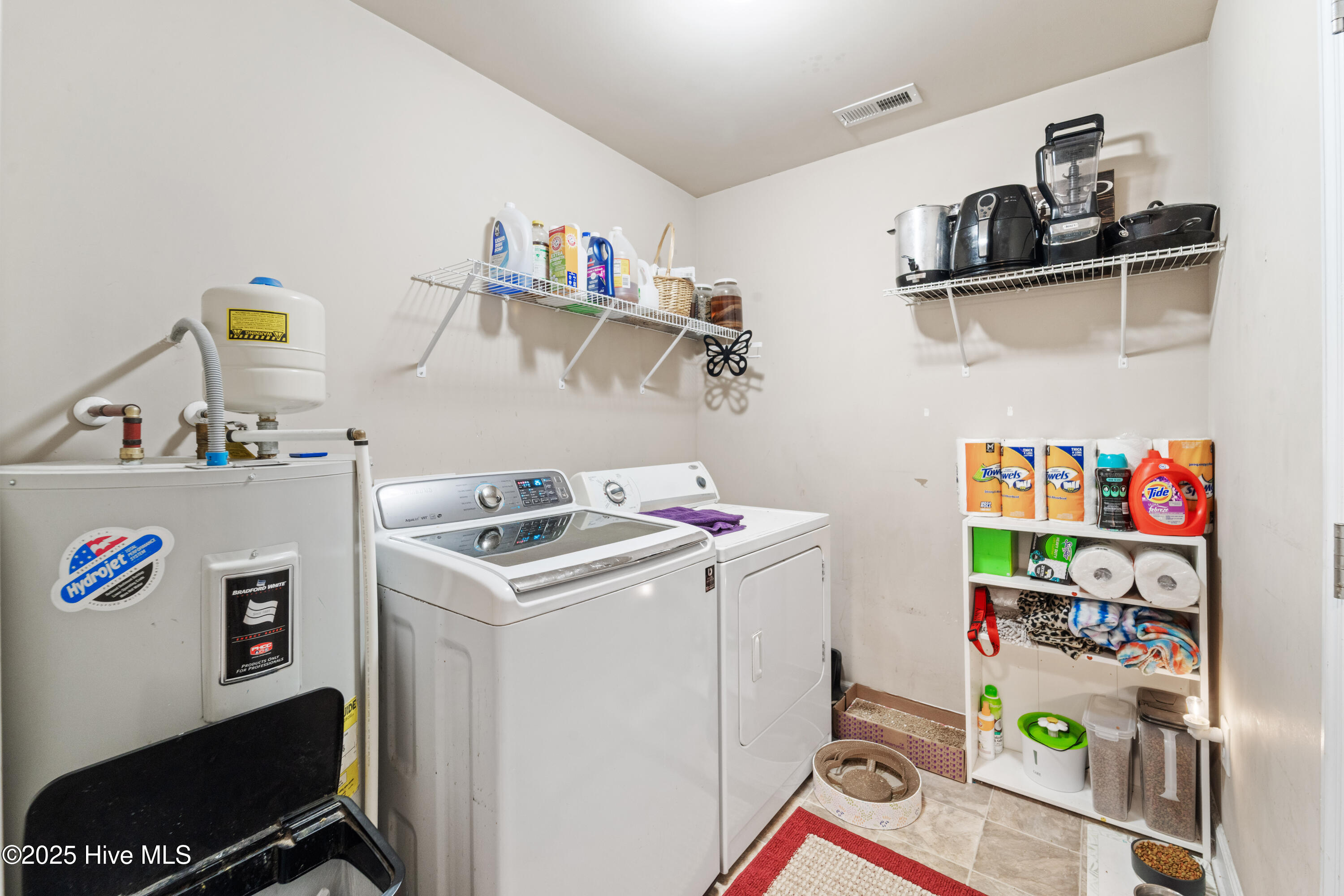 100542188 | Photo 23