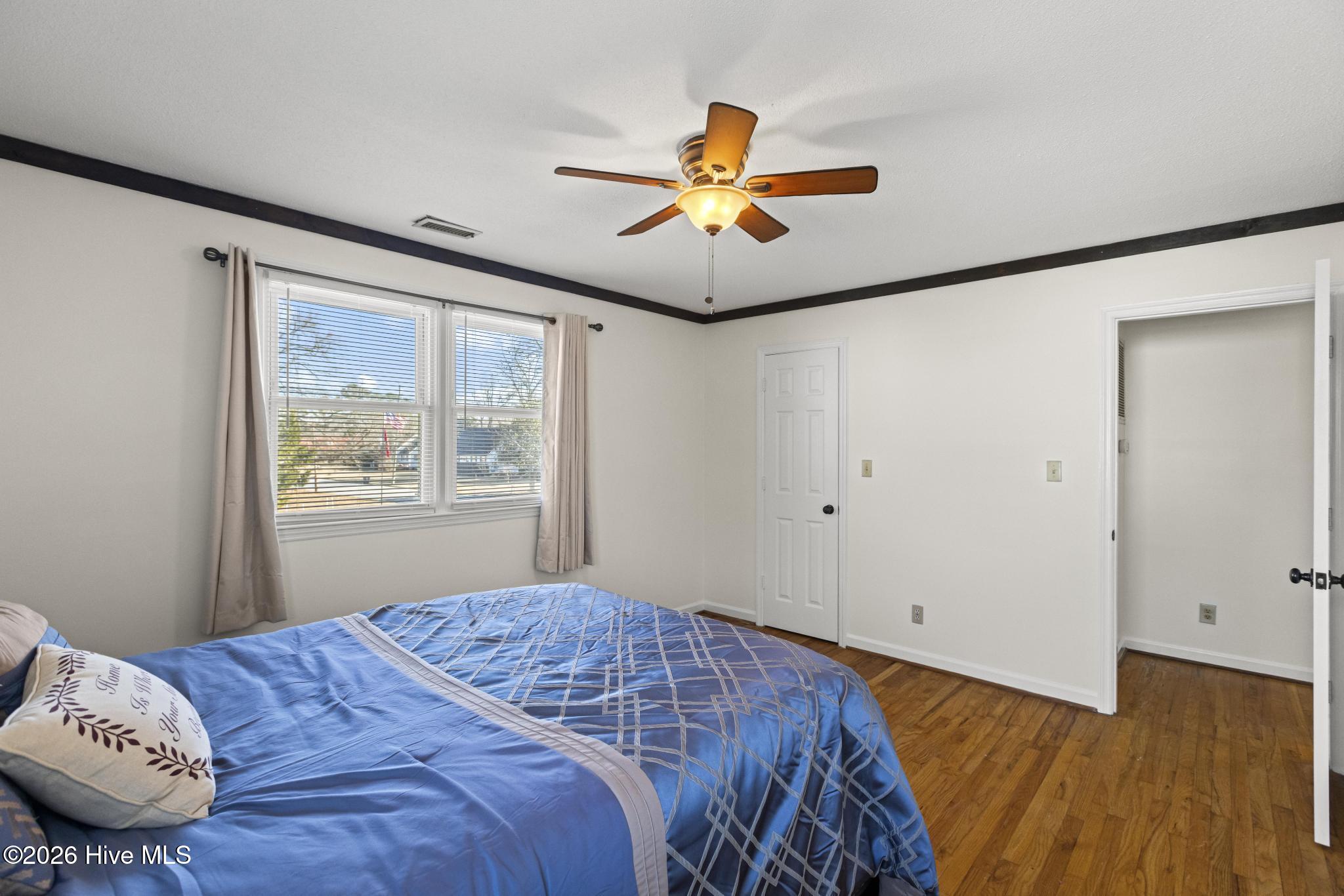 100552861 | Photo 29