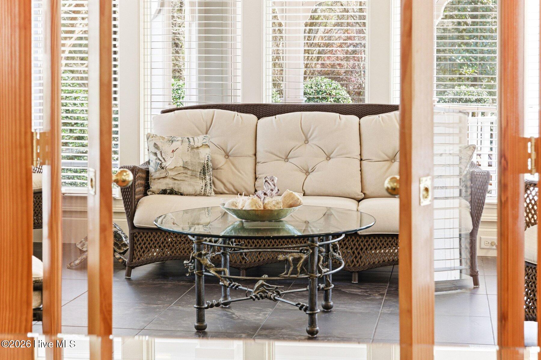 100562414 | Photo 24