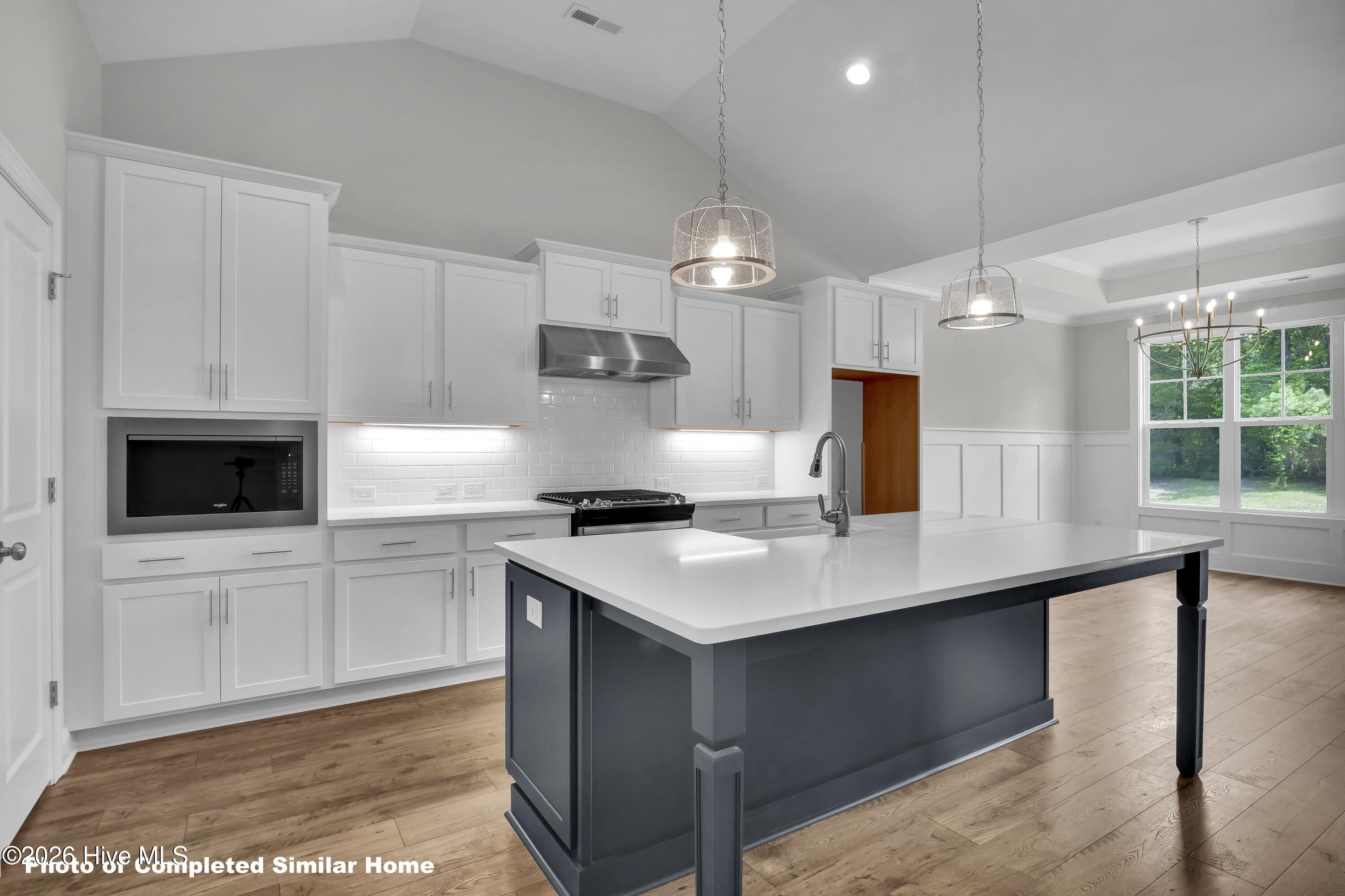 100547809 | Photo 14