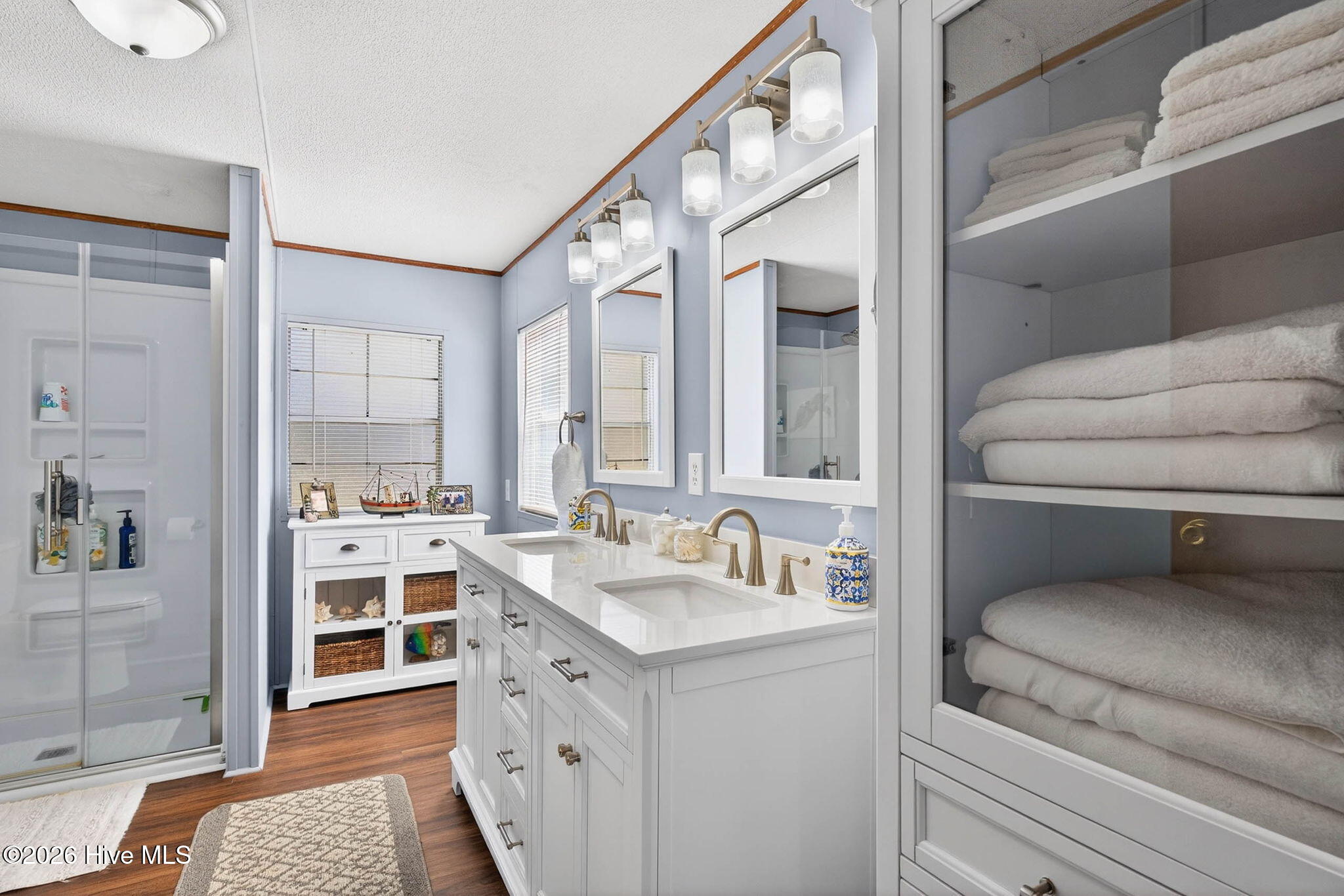 100561384 | Photo 17