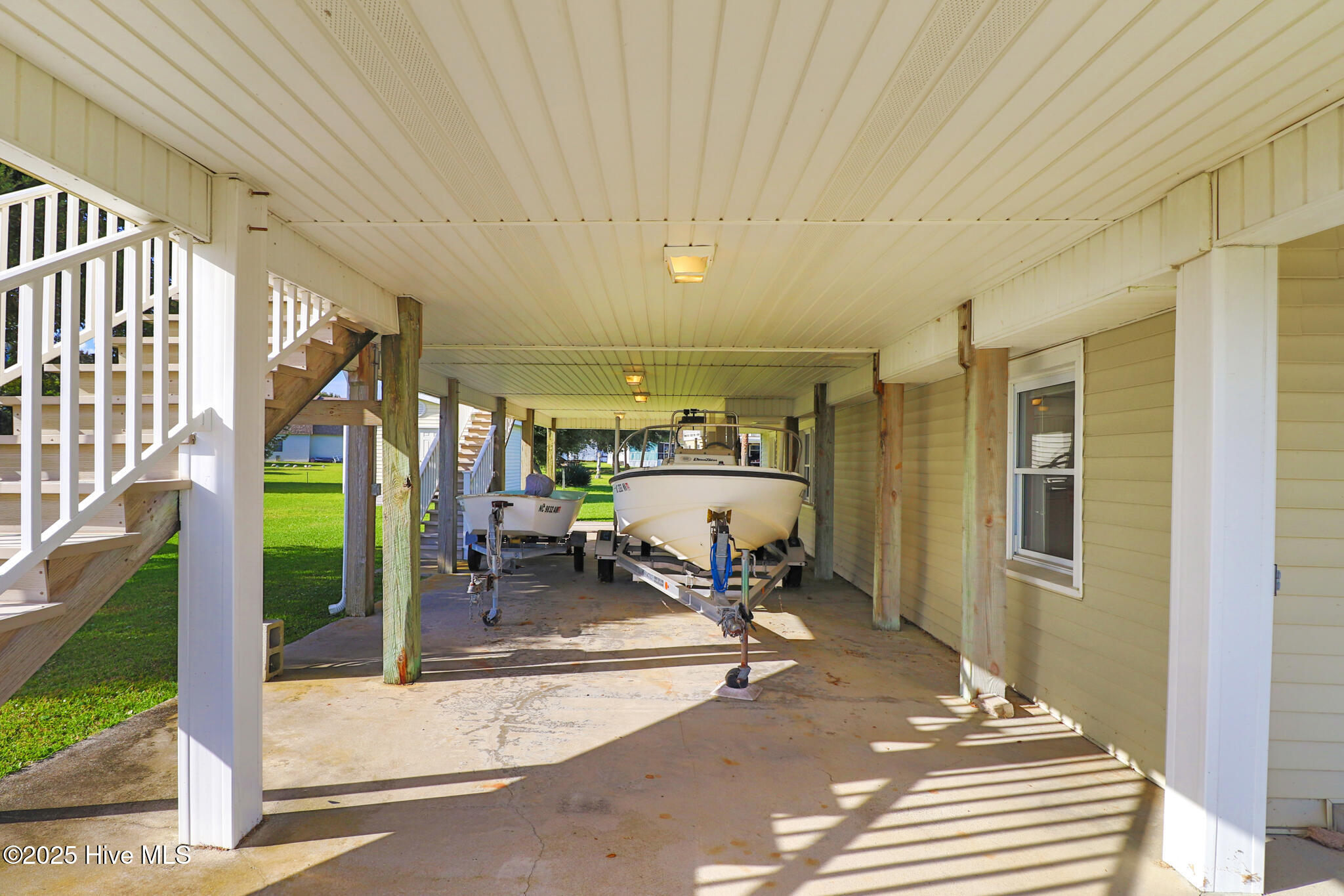 100535334 | Photo 48