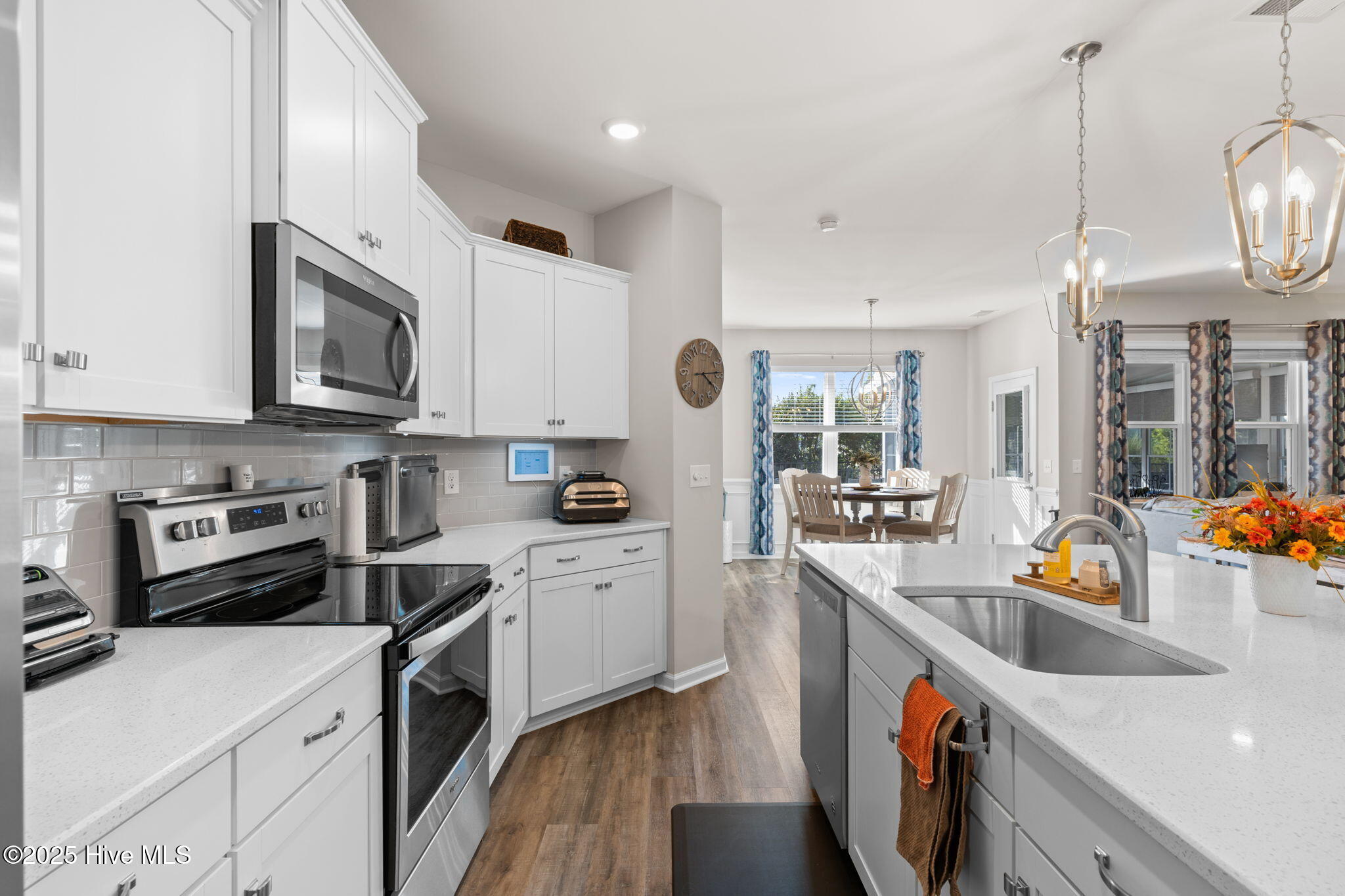 100535232 | Photo 12