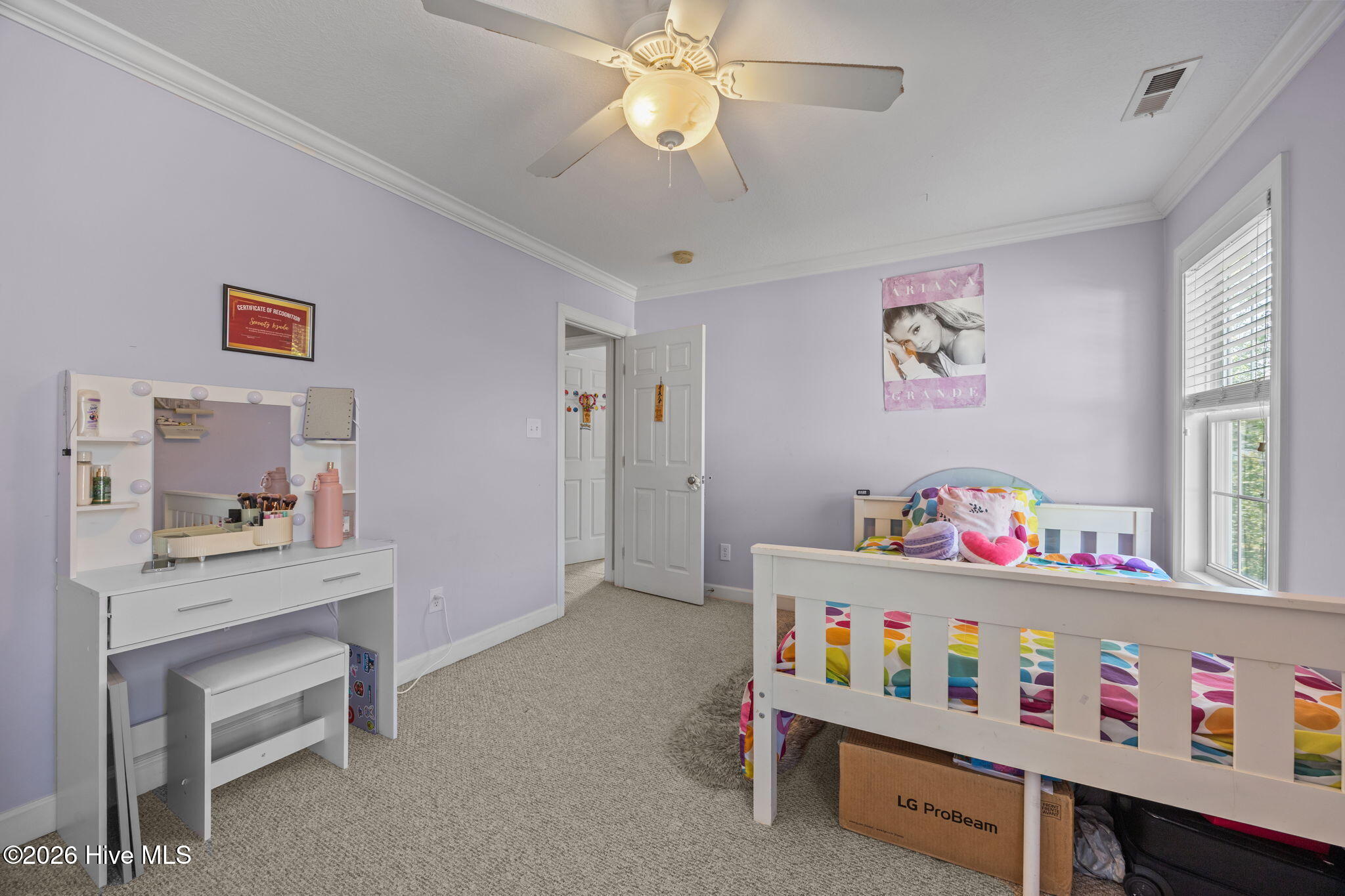 100564262 | Photo 44