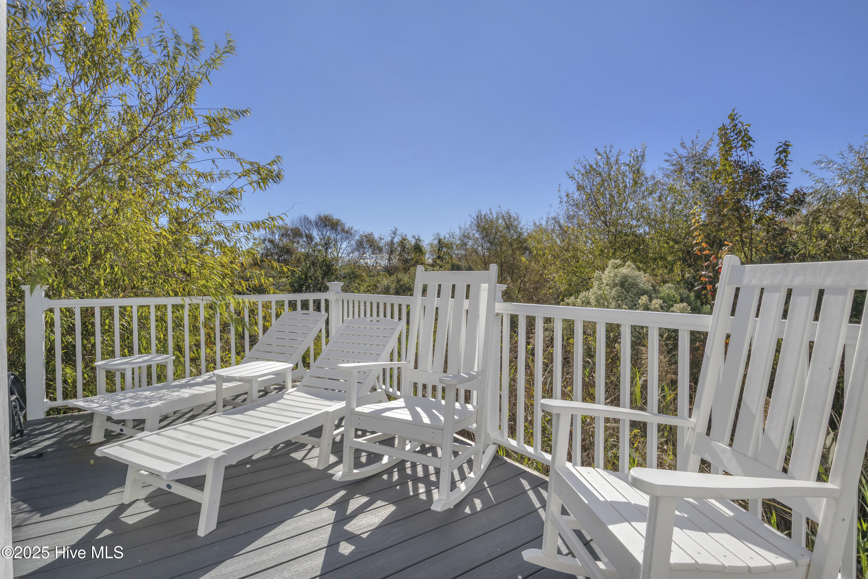 100540464 | Photo 72