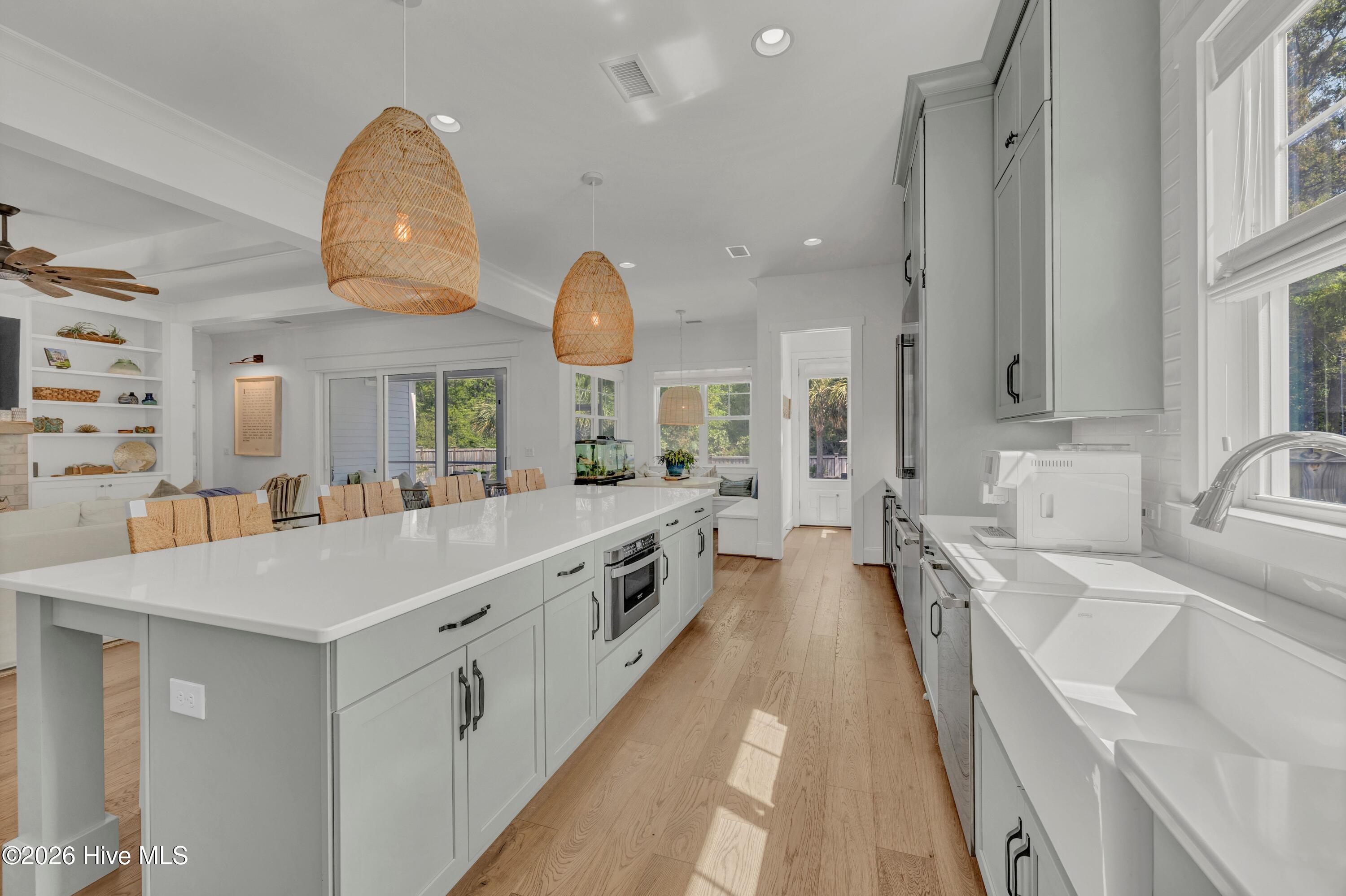 100566048 | Photo 26